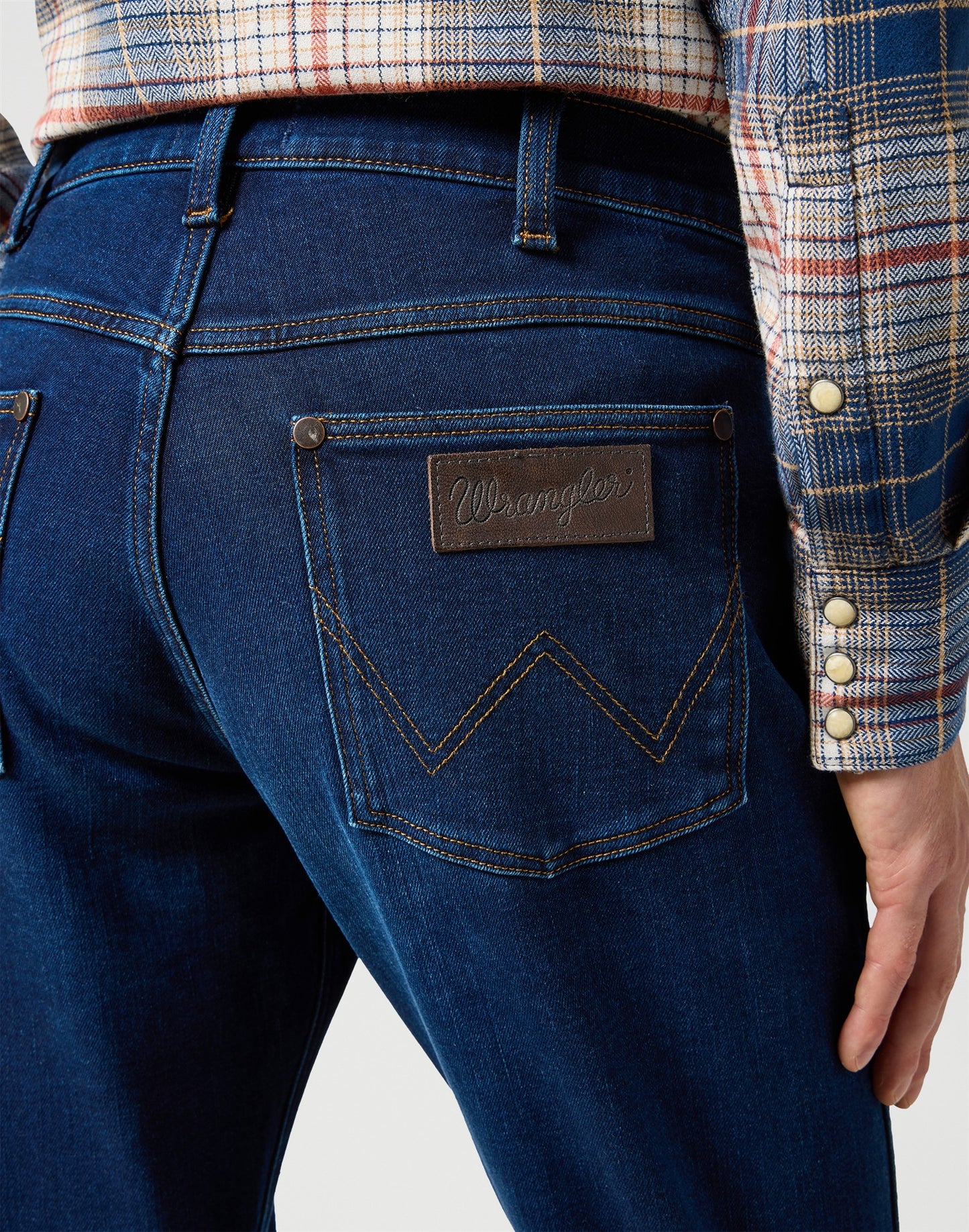GREENSBORO SUNSET_RINSE medium denim | Bildmaterial bereitgestellt von SHOES.PLEASE.