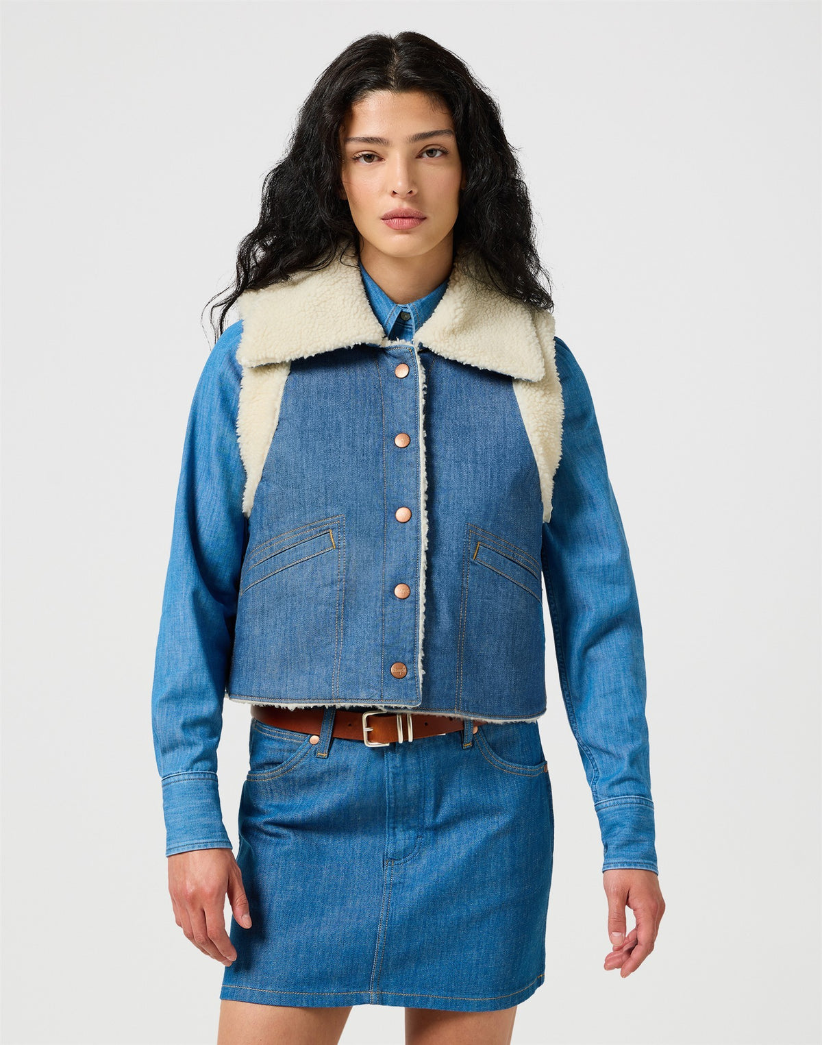 SHERPA_DENIM_VEST ORIGINAL_RINSE medium denim | Bildmaterial bereitgestellt von SHOES.PLEASE.
