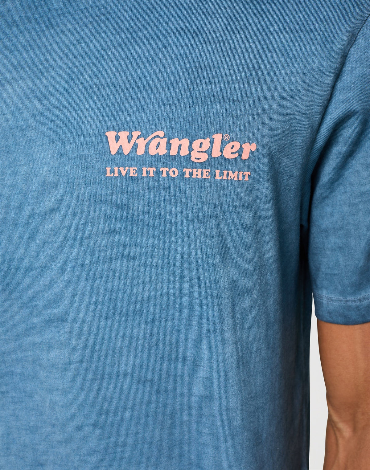 GRAPHIC_TEE DARK_DENIM blue | Bildmaterial bereitgestellt von SHOES.PLEASE.