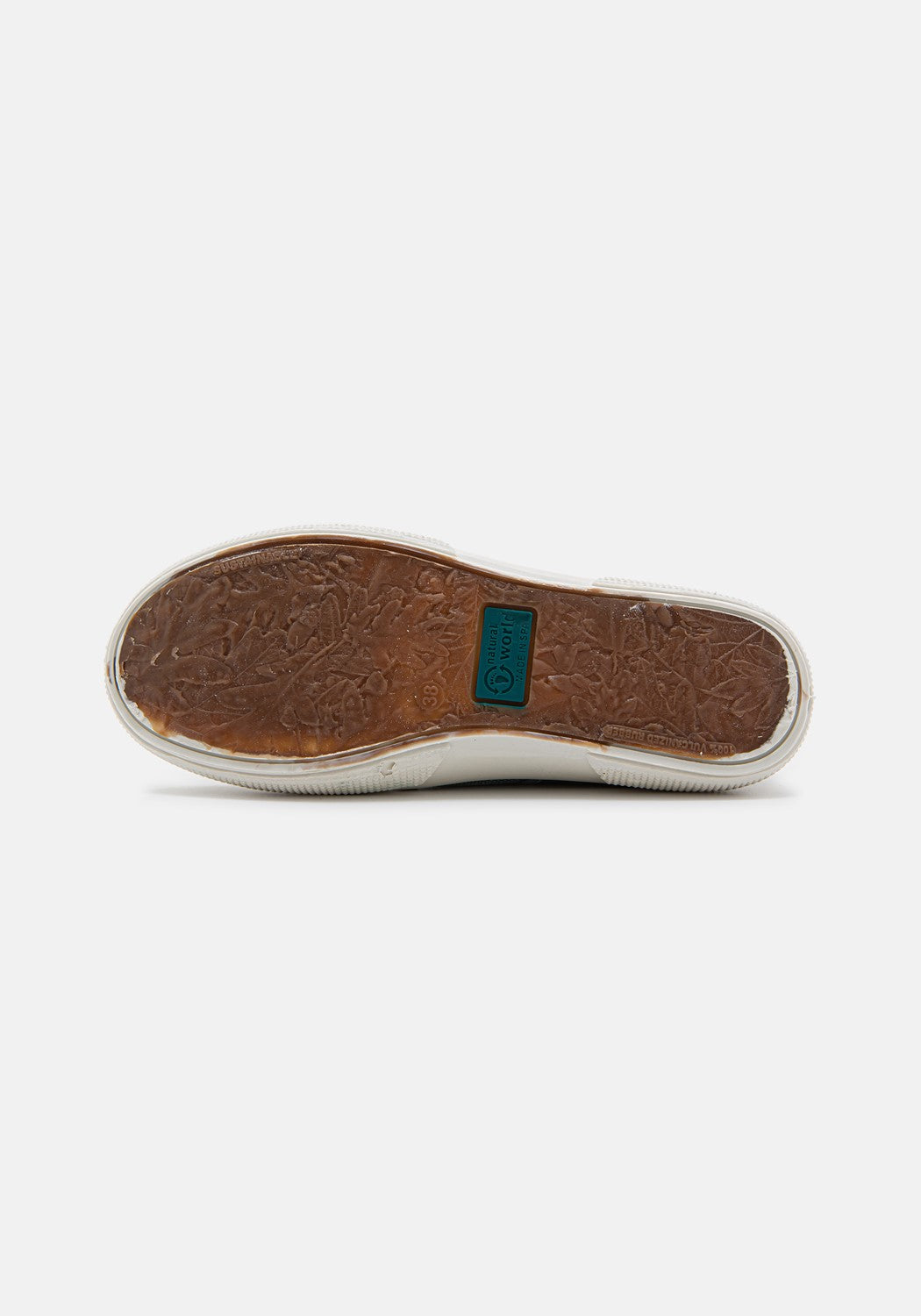 901E Basquet Enzimatico albahaca | Bildmaterial bereitgestellt von SHOES.PLEASE.