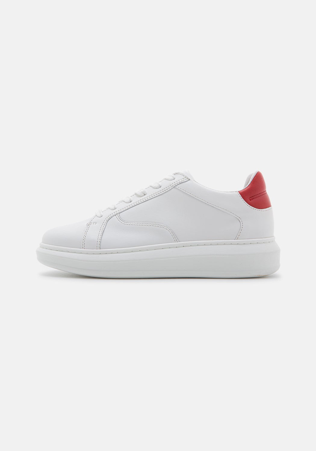 SaraSnkr wite/white/red | Bildmaterial bereitgestellt von SHOES.PLEASE.