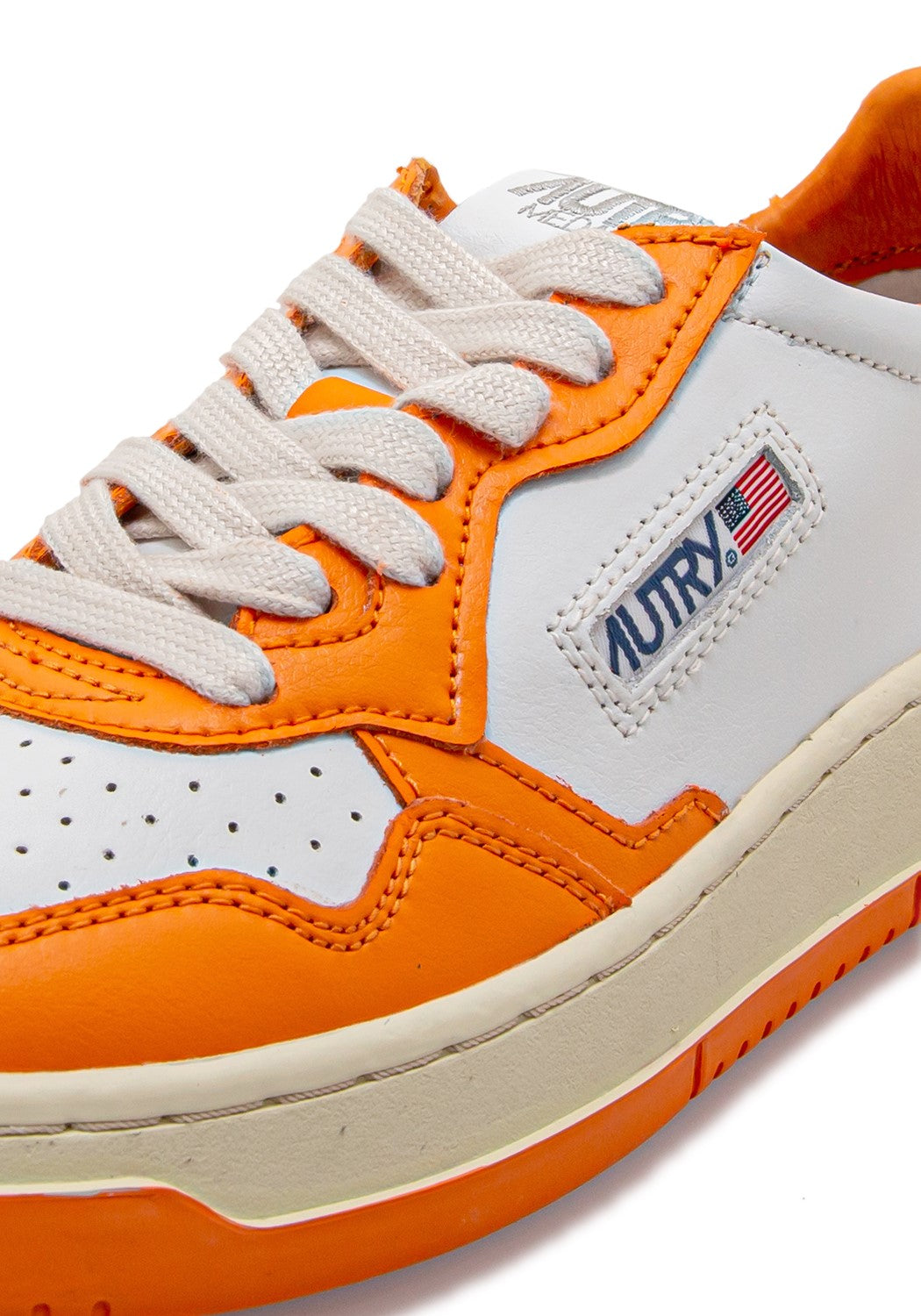 Autry 01 Low Wmn Leather/Leather wht/ora | Bildmaterial bereitgestellt von SHOES.PLEASE.