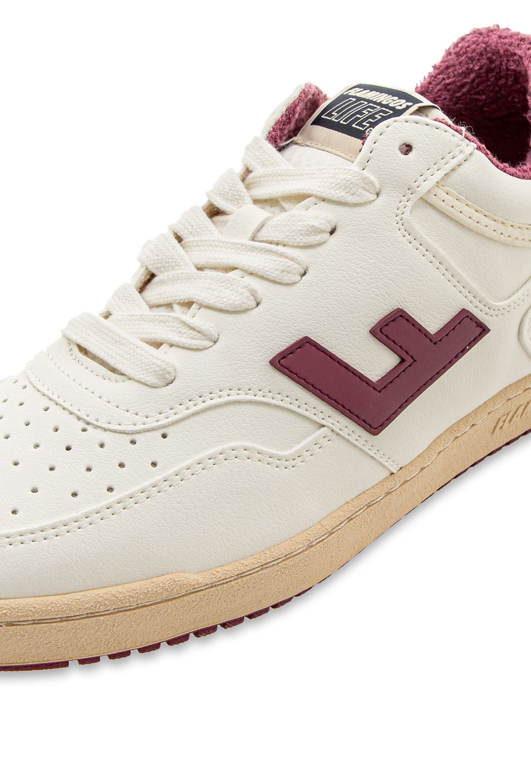 Retro 90s pearl vanilla aubergine | Bildmaterial bereitgestellt von SHOES.PLEASE.