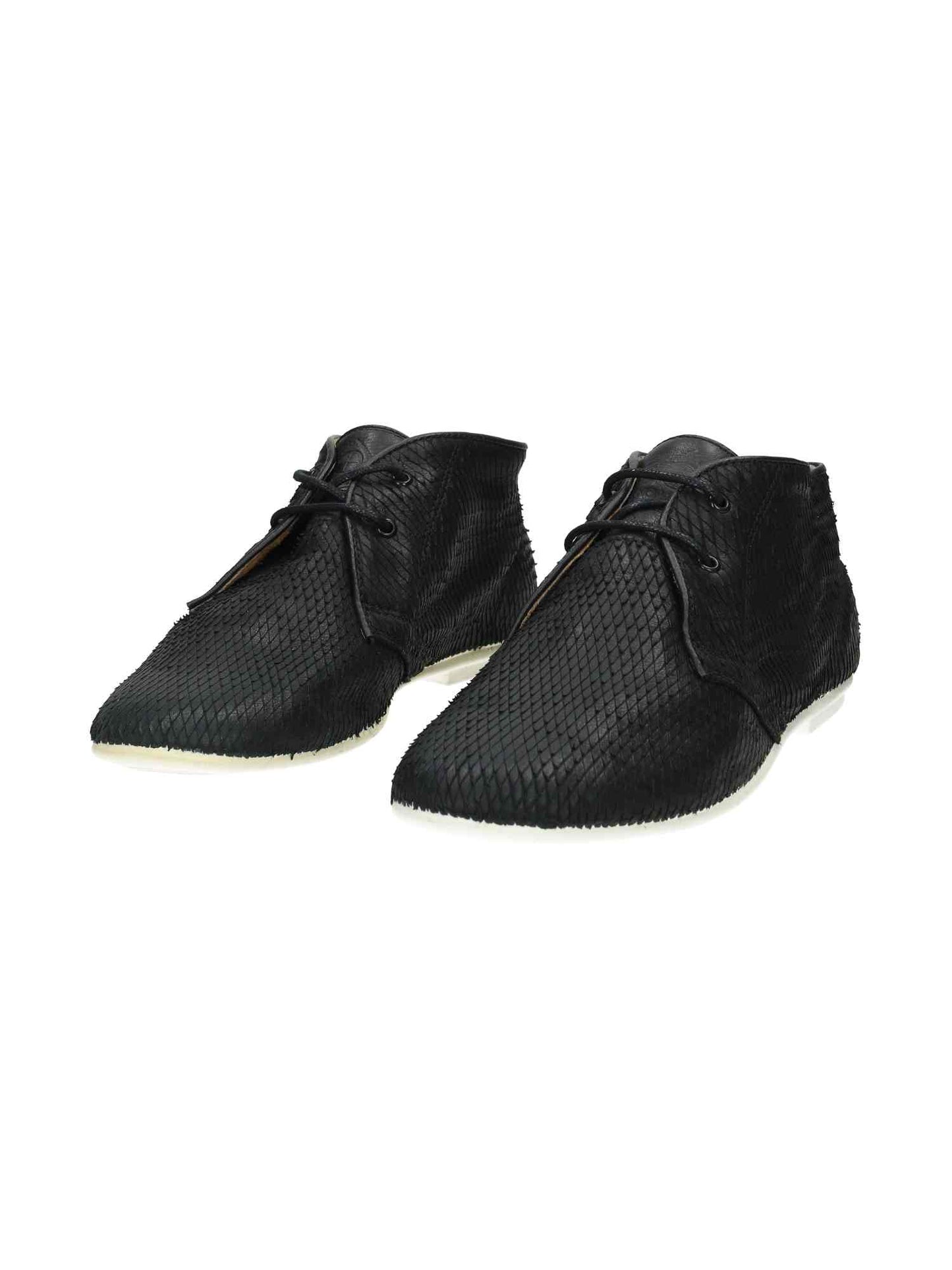 Allusion black fish | Bildmaterial bereitgestellt von SHOES.PLEASE.