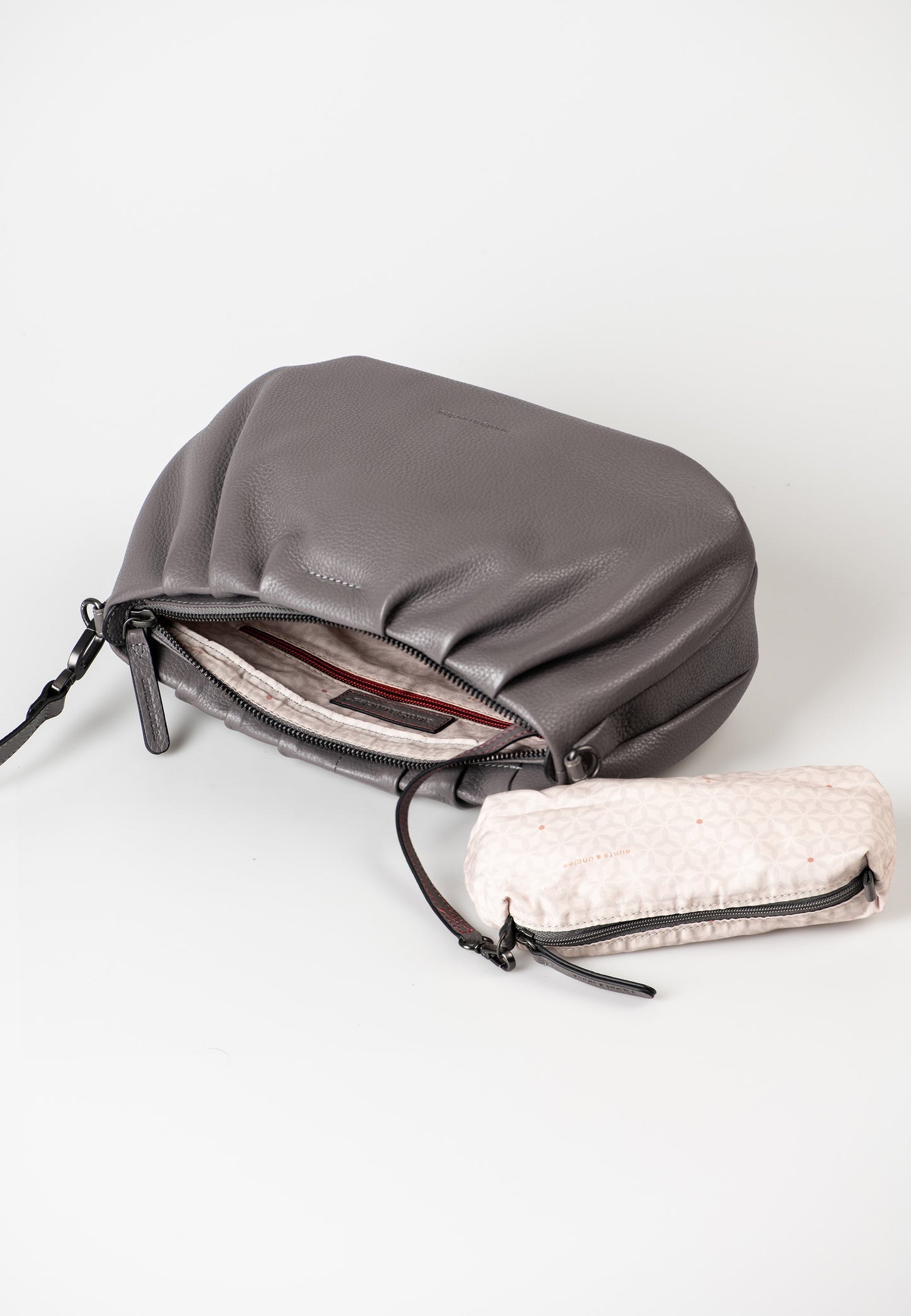 Pearl Schultertasche Philocalists eiffel tower | Bildmaterial bereitgestellt von SHOES.PLEASE.