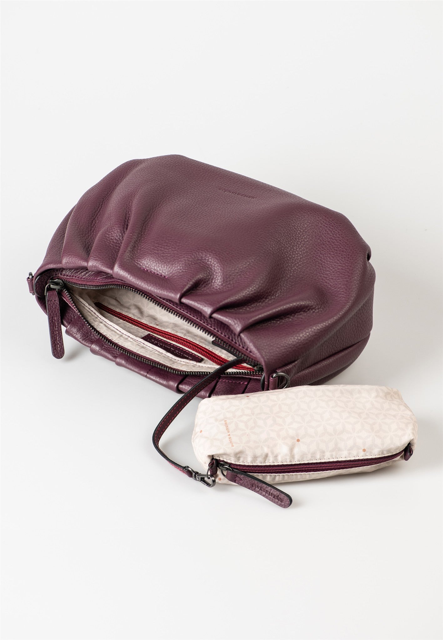Pearl Schultertasche Philocalists merlot | Bildmaterial bereitgestellt von SHOES.PLEASE.