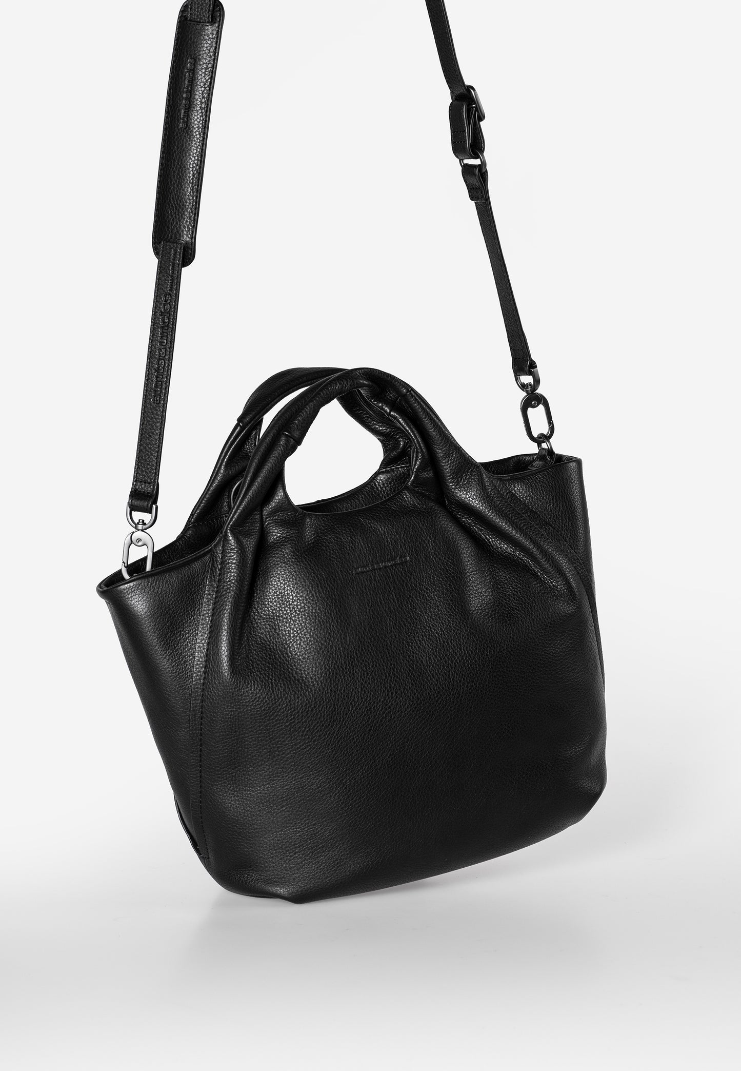 Dearie Handtasche Philocalists black dress | Bildmaterial bereitgestellt von SHOES.PLEASE.