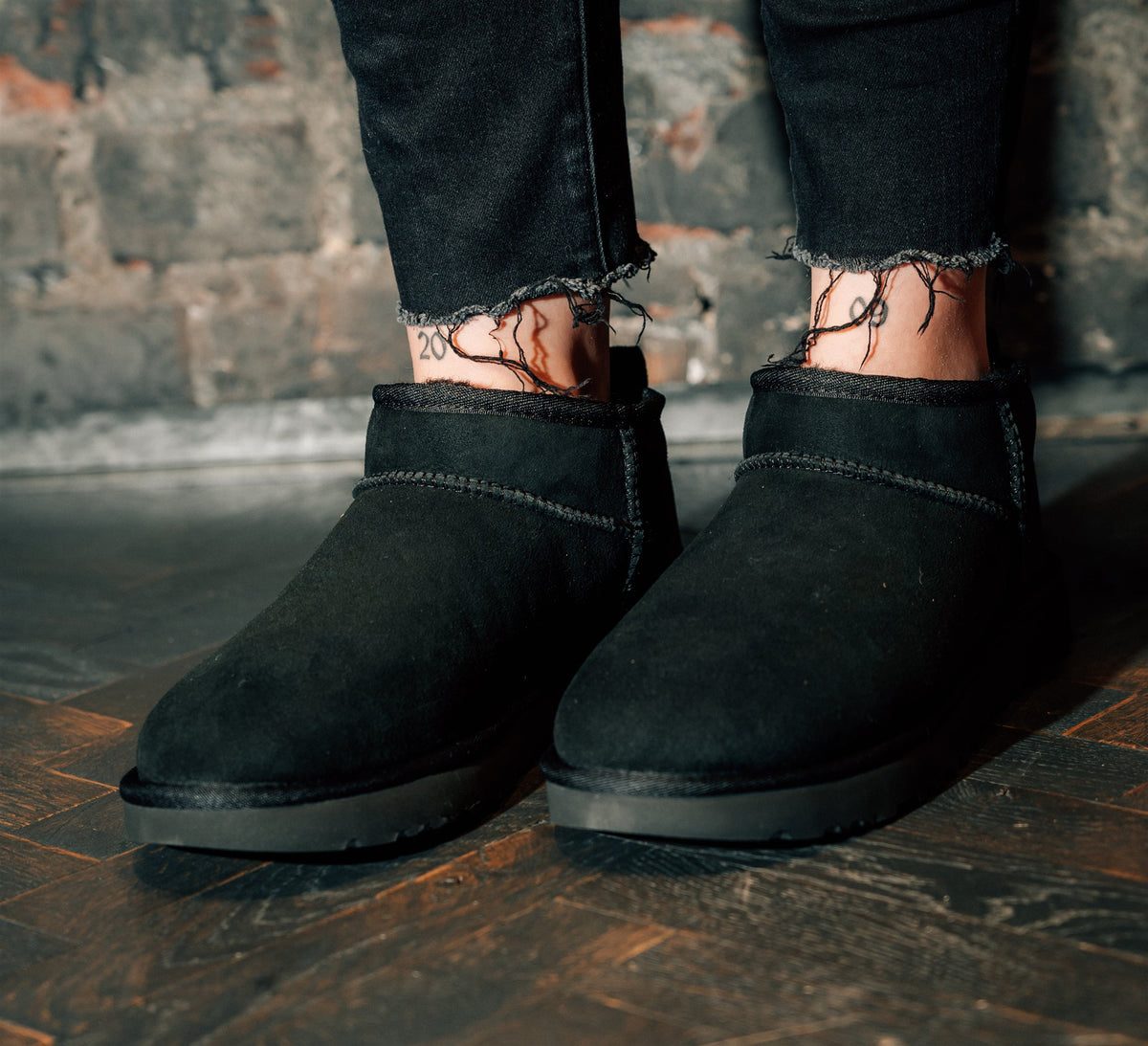 W Classic Ultra Mini black | Bildmaterial bereitgestellt von SHOES.PLEASE.