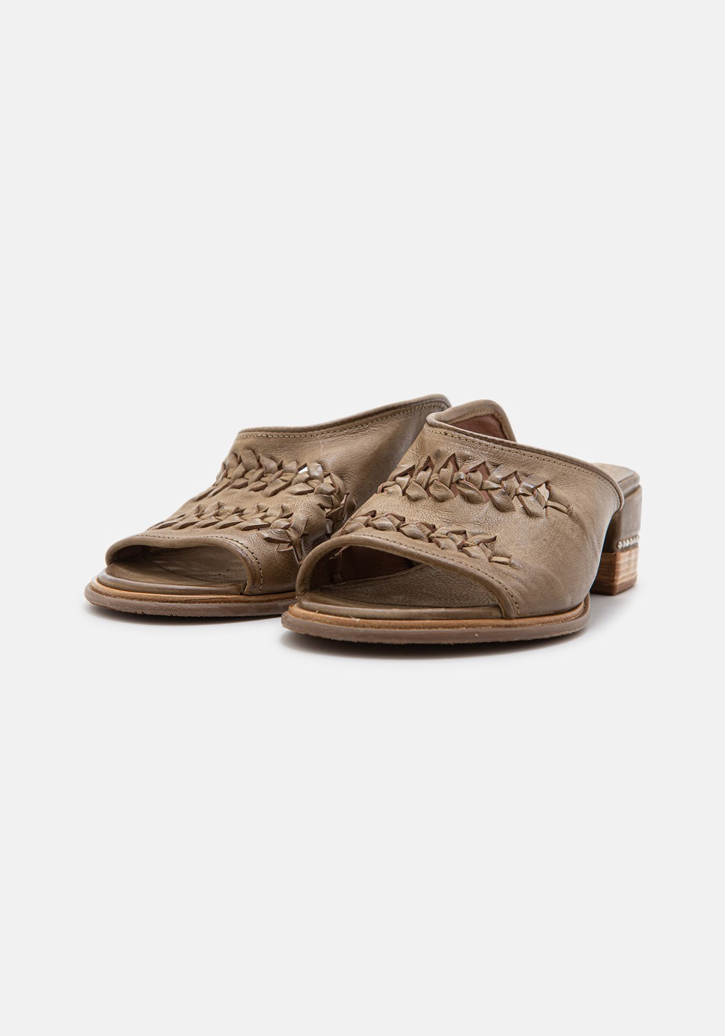 672024-0101-6487 africa | Bildmaterial bereitgestellt von SHOES.PLEASE.