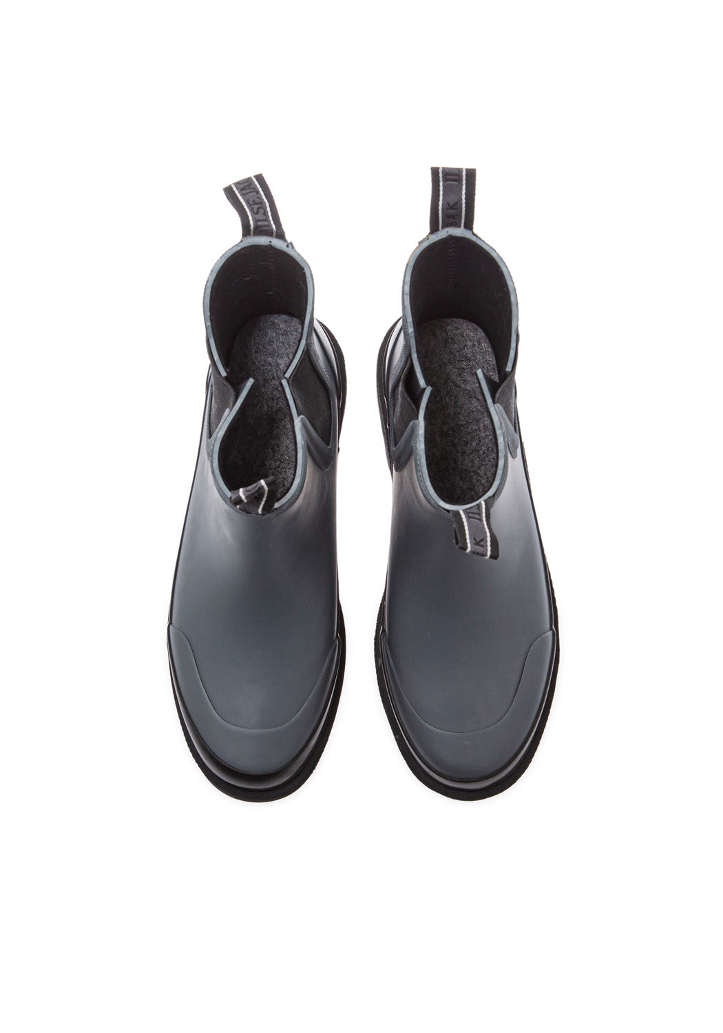 Short Rub dark shadow | Bildmaterial bereitgestellt von SHOES.PLEASE.