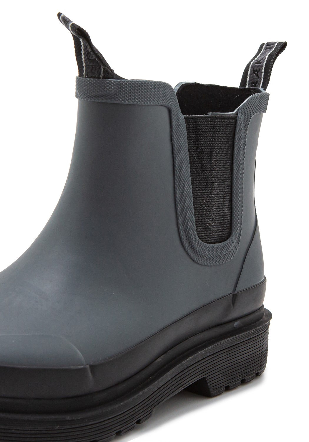 Short Rub dark shadow | Bildmaterial bereitgestellt von SHOES.PLEASE.