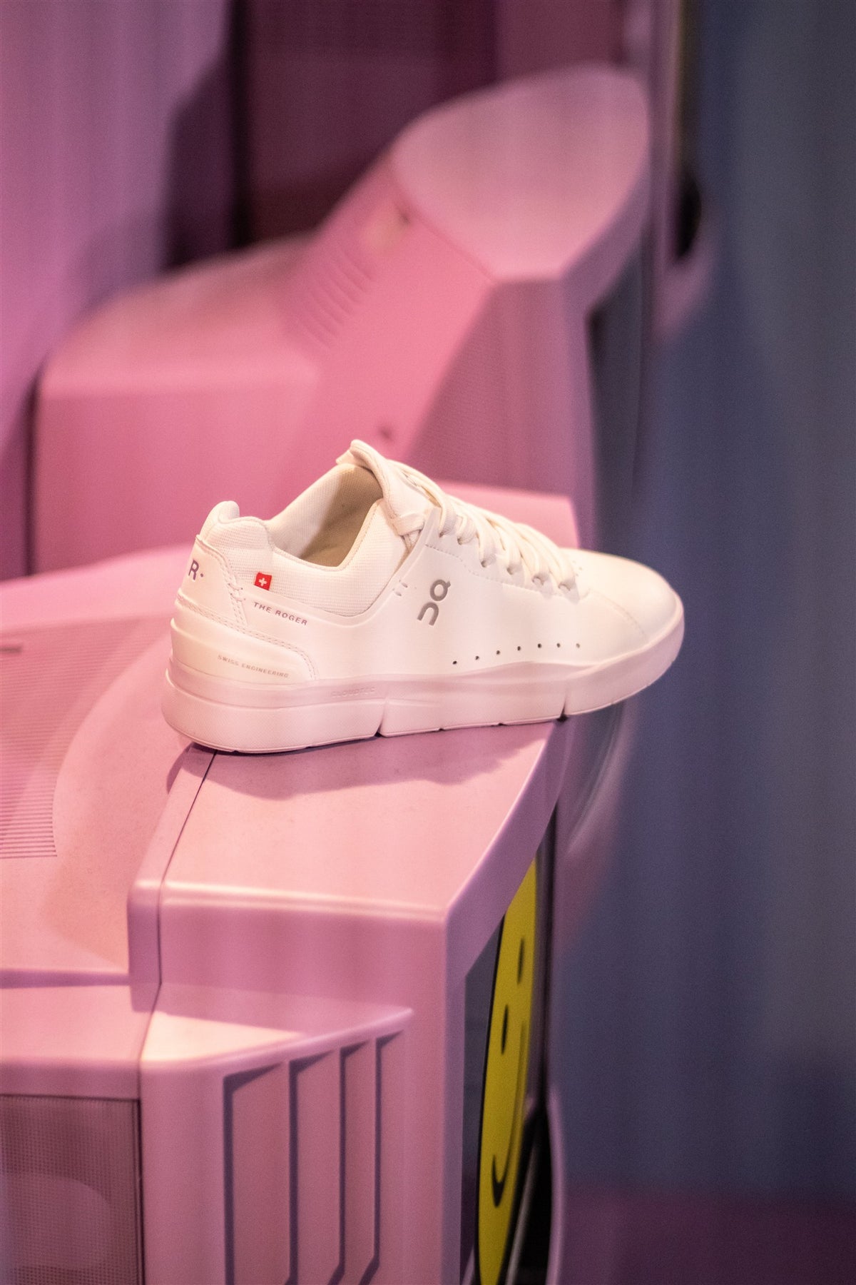 48.98959 W The Roger Advantage wht/lily | Bildmaterial bereitgestellt von SHOES.PLEASE.