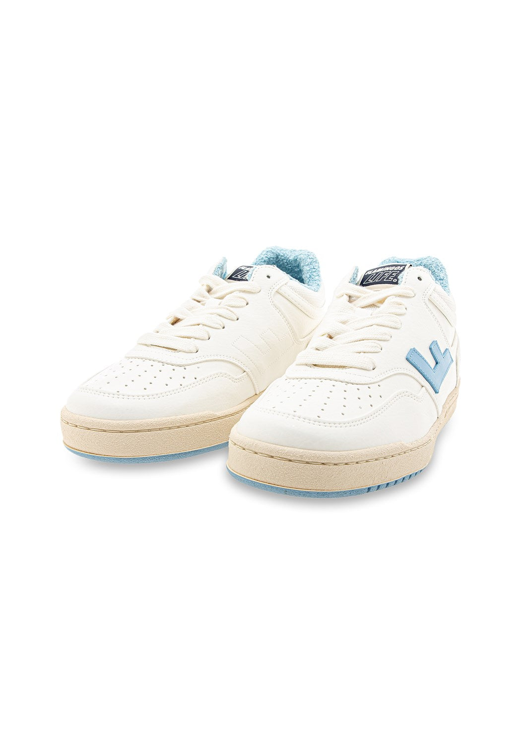 Retro 90s white sky cream | Bildmaterial bereitgestellt von SHOES.PLEASE.