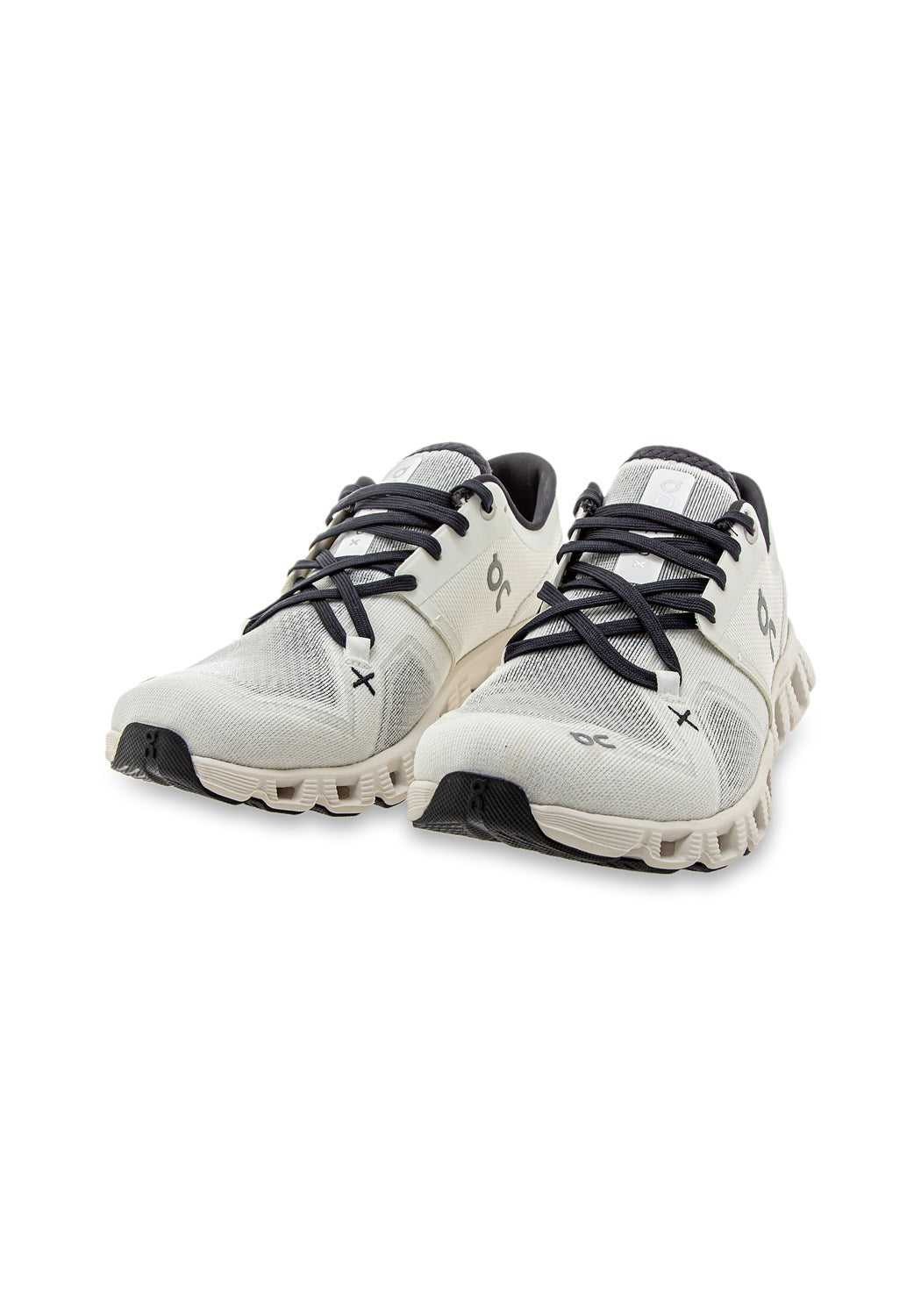 60.98697 W Cloud X 3 white/black | Bildmaterial bereitgestellt von SHOES.PLEASE.