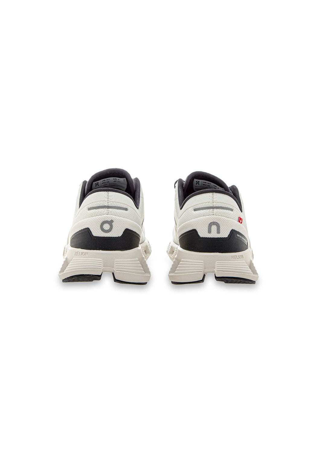 60.98697 W Cloud X 3 white/black | Bildmaterial bereitgestellt von SHOES.PLEASE.