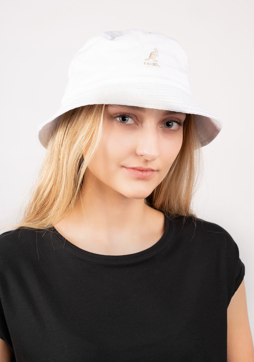 Washed Bucket white | Bildmaterial bereitgestellt von SHOES.PLEASE.