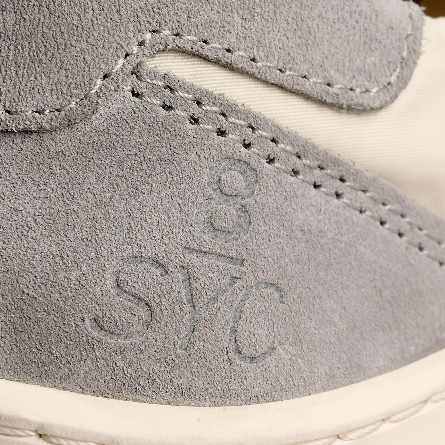 Galapagos Island grey dunkel | Bildmaterial bereitgestellt von SHOES.PLEASE.