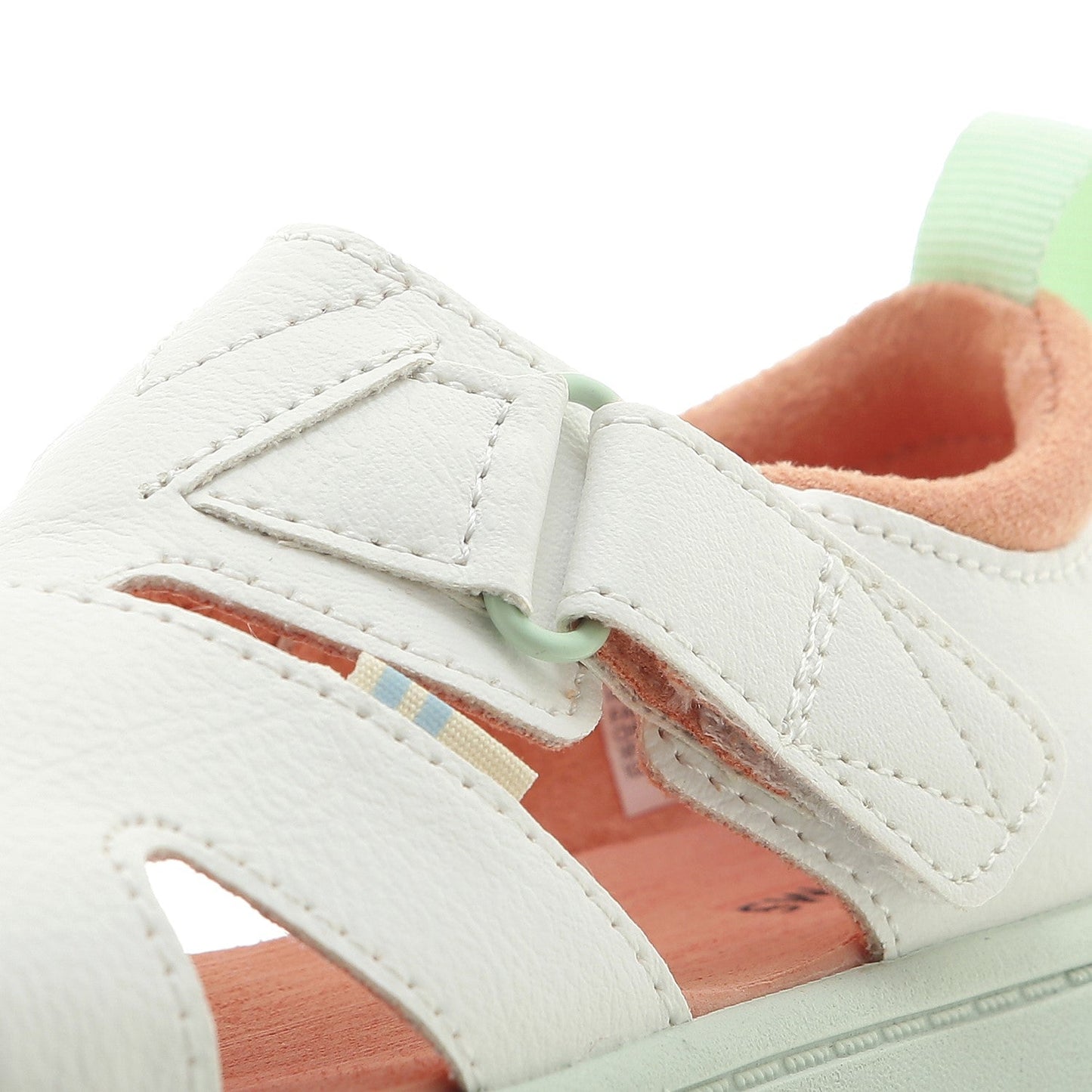 10015329 Tiny Synthetic Suede CAITY whit | Bildmaterial bereitgestellt von SHOES.PLEASE.