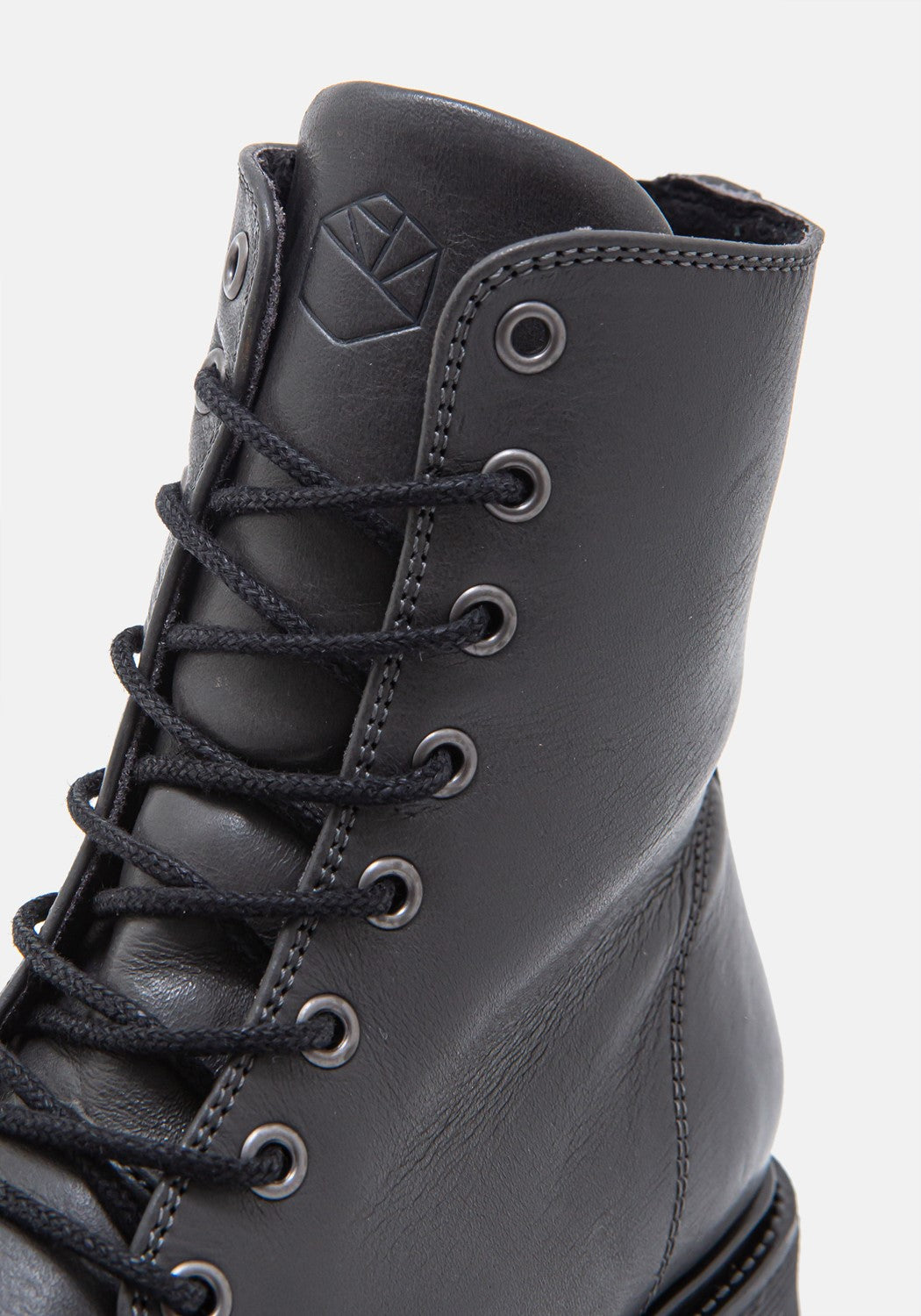 Sunny Boot dark grey | Bildmaterial bereitgestellt von SHOES.PLEASE.