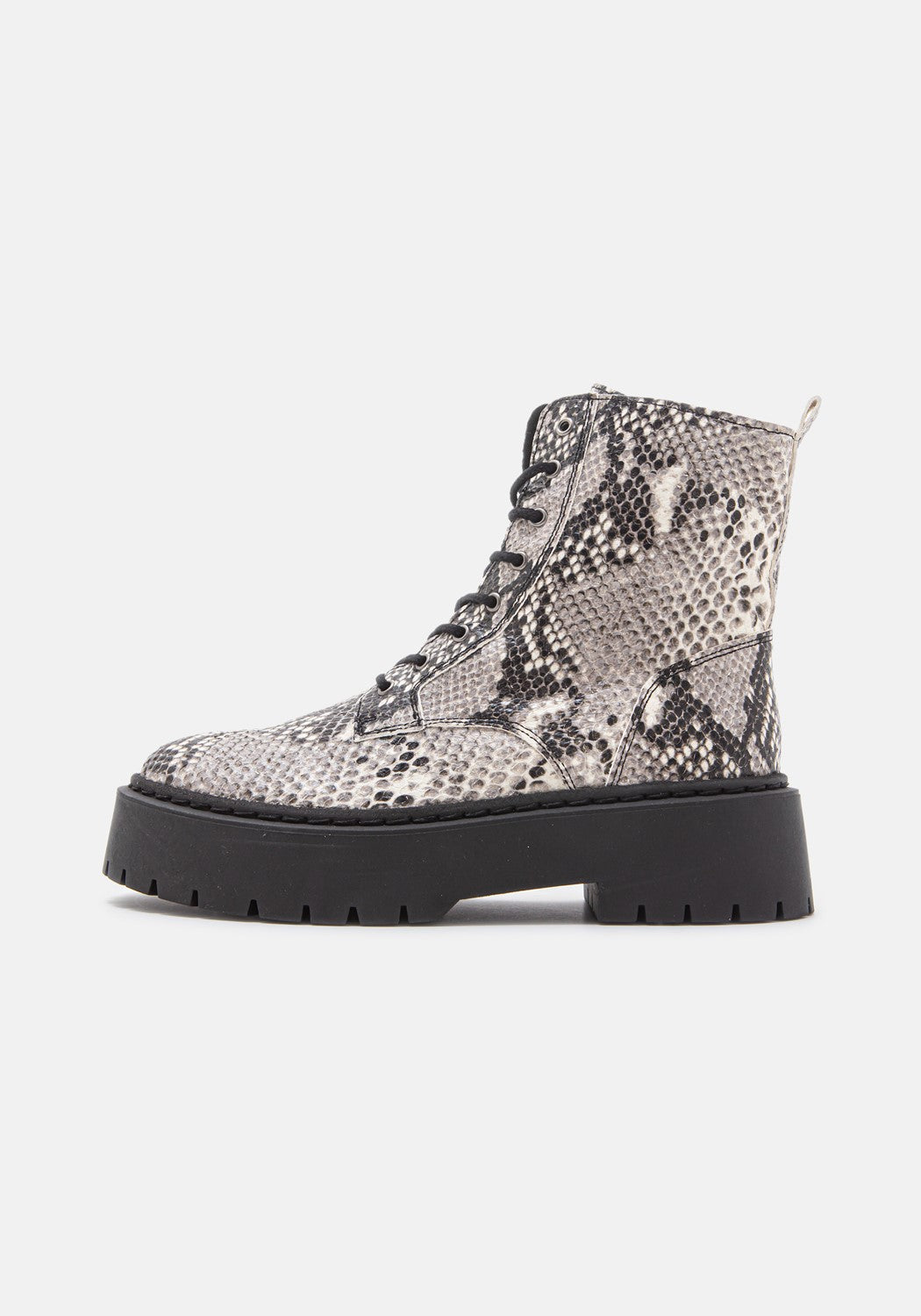 Mary Boot Pitton black/white snake | Bildmaterial bereitgestellt von SHOES.PLEASE.