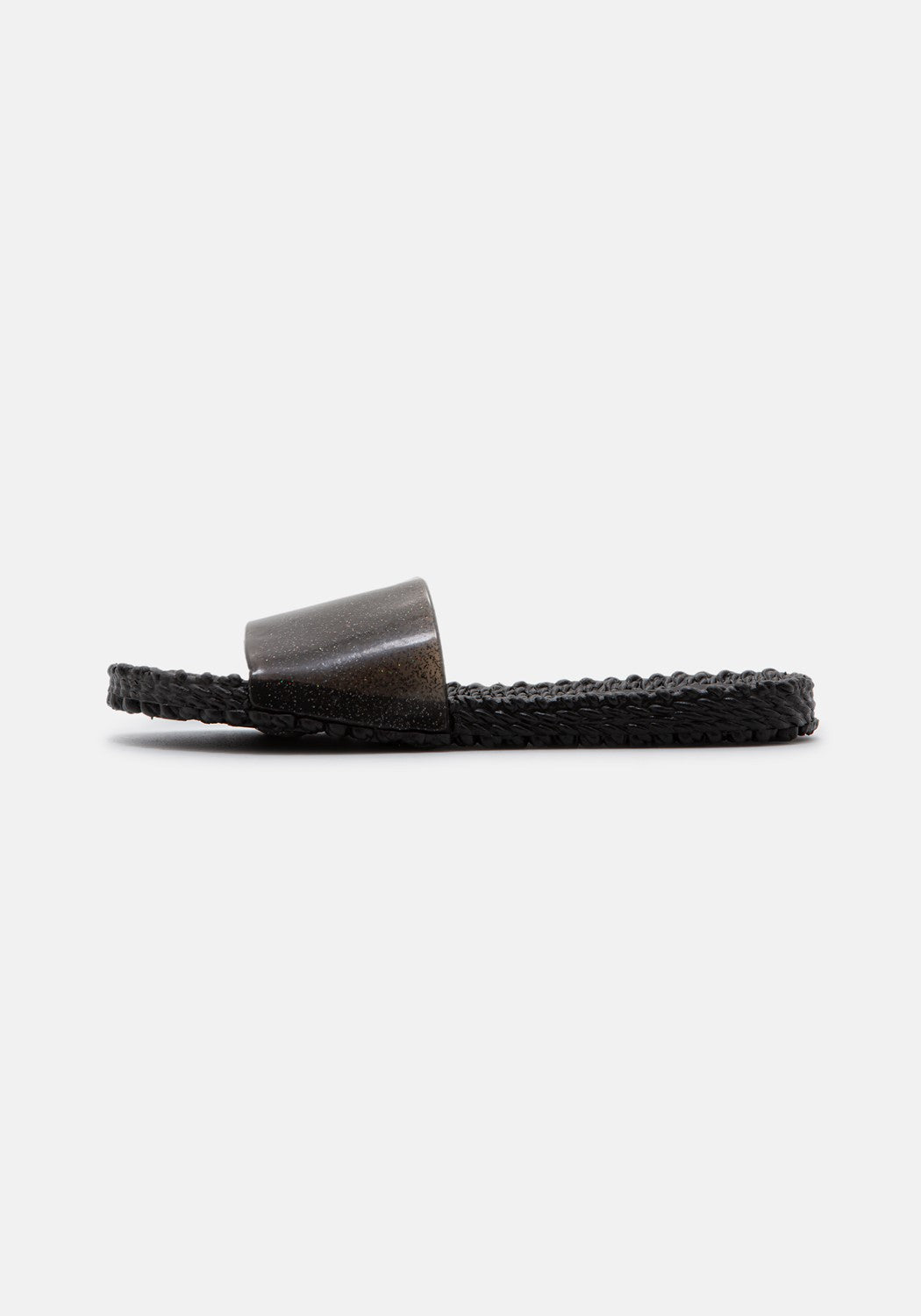 Slip On Flip Flops black DEFEKT | Bildmaterial bereitgestellt von SHOES.PLEASE.