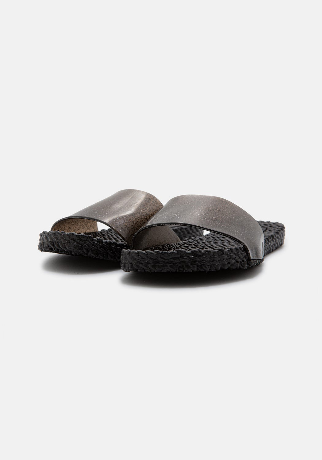 Slip On Flip Flops black DEFEKT | Bildmaterial bereitgestellt von SHOES.PLEASE.