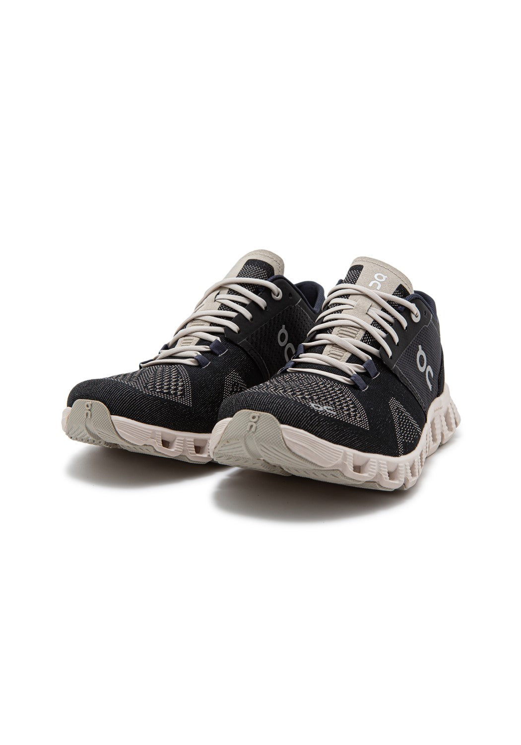 40.99592 W Cloud X black/pearl | Bildmaterial bereitgestellt von SHOES.PLEASE.