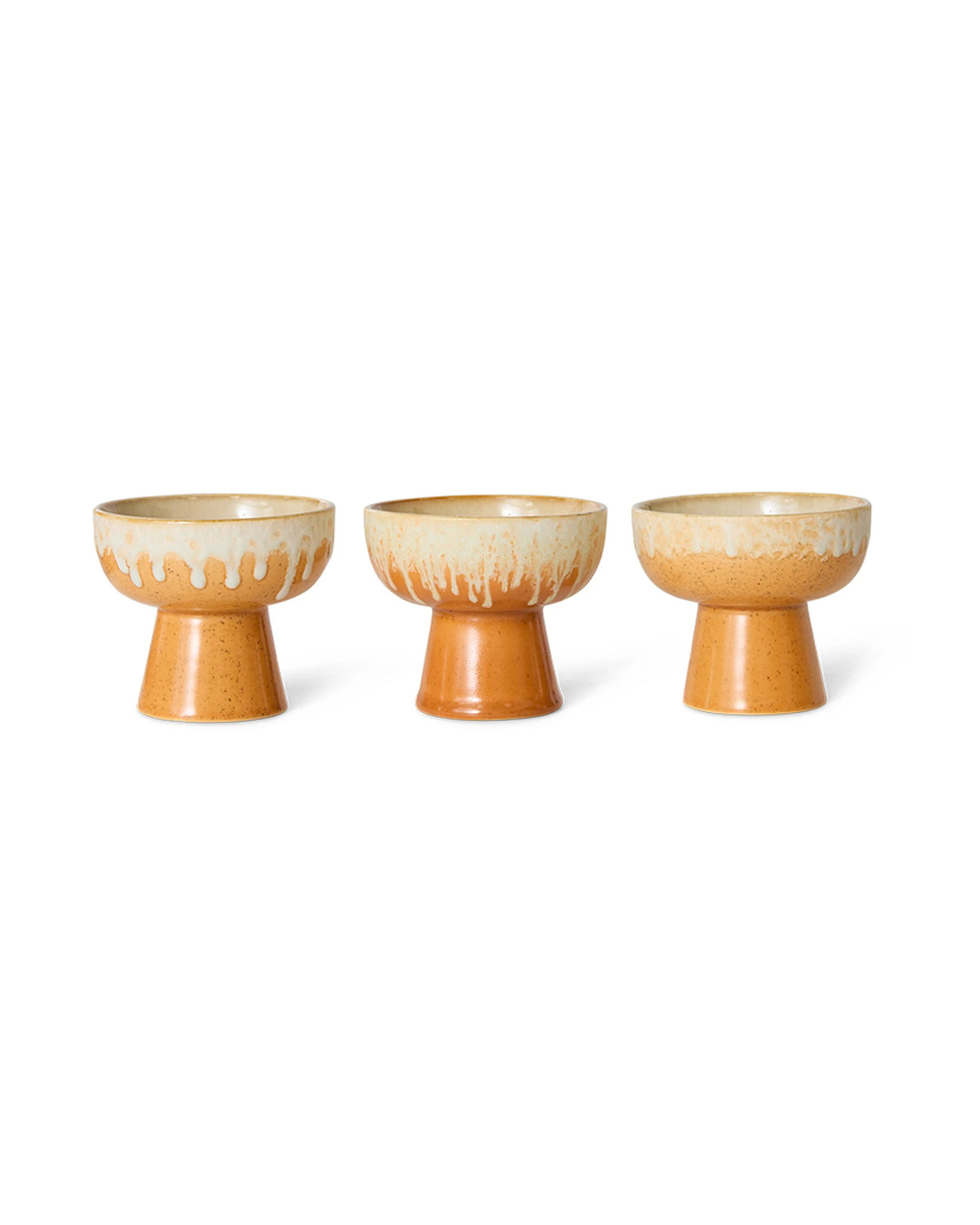 70s ceramics tapas bowl on base S dunes | Bildmaterial bereitgestellt von SHOES.PLEASE.