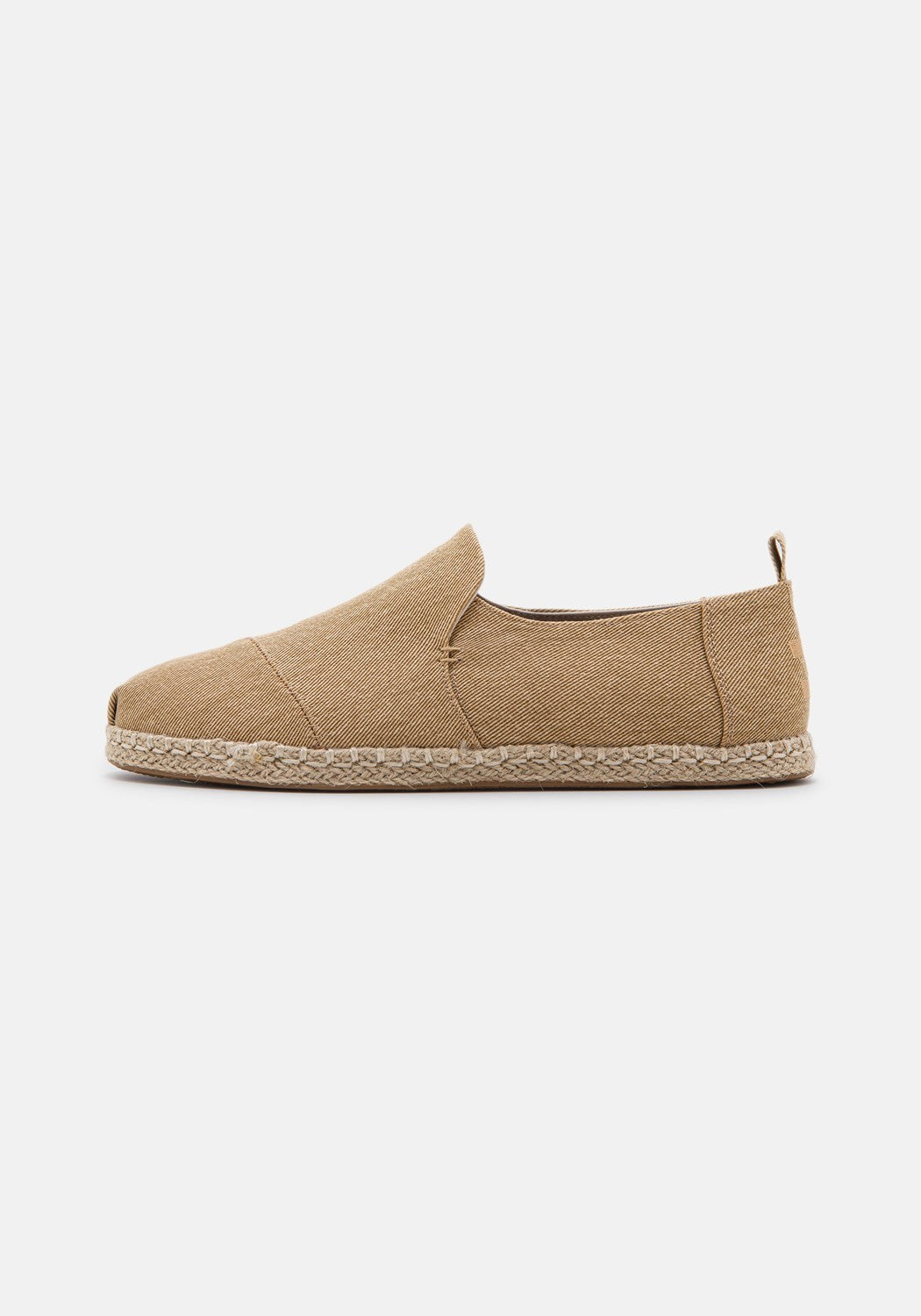 10016282 MN Deconstructed Eco Dye tan | Bildmaterial bereitgestellt von SHOES.PLEASE.