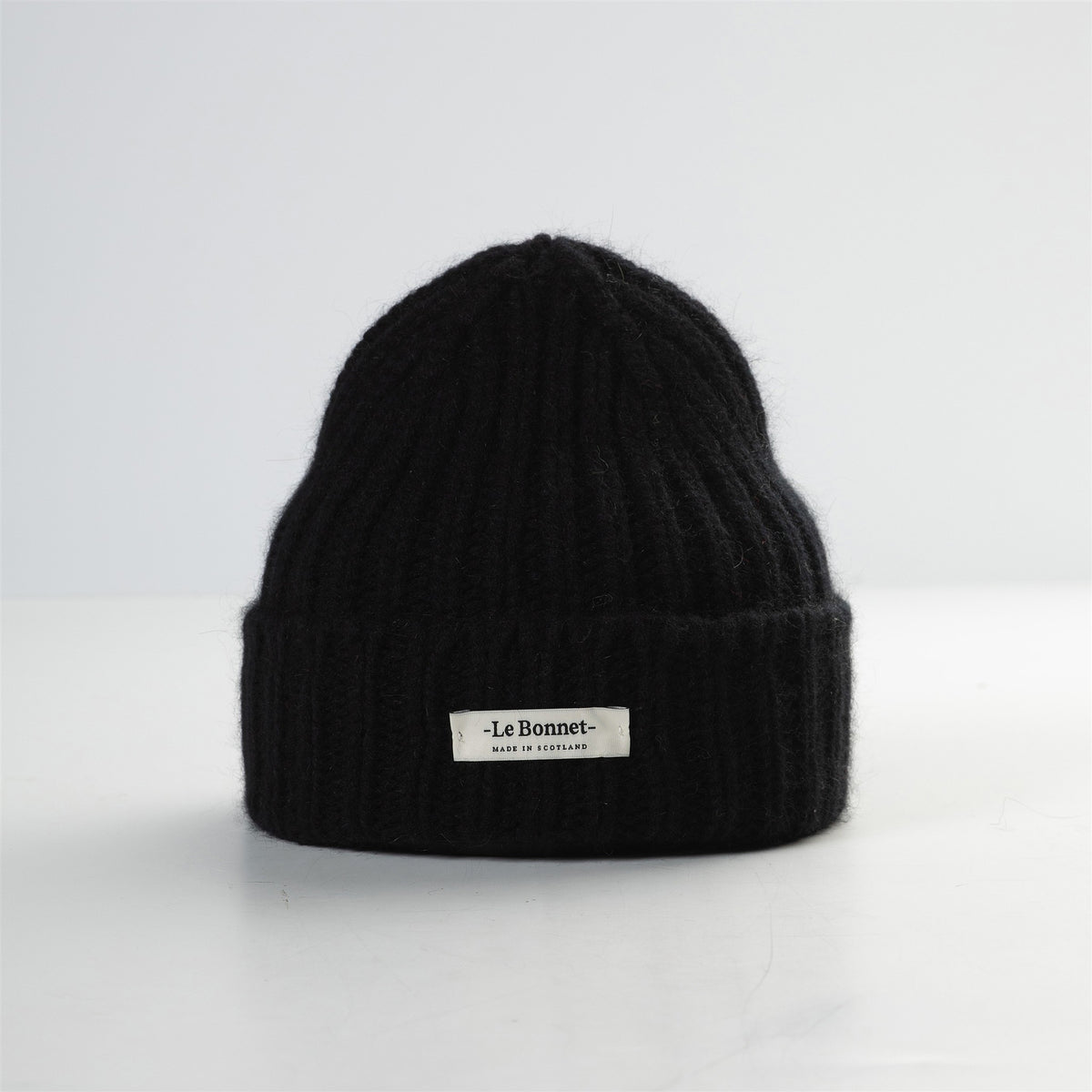 Le Bonnet Logo onyx | Bildmaterial bereitgestellt von SHOES.PLEASE.