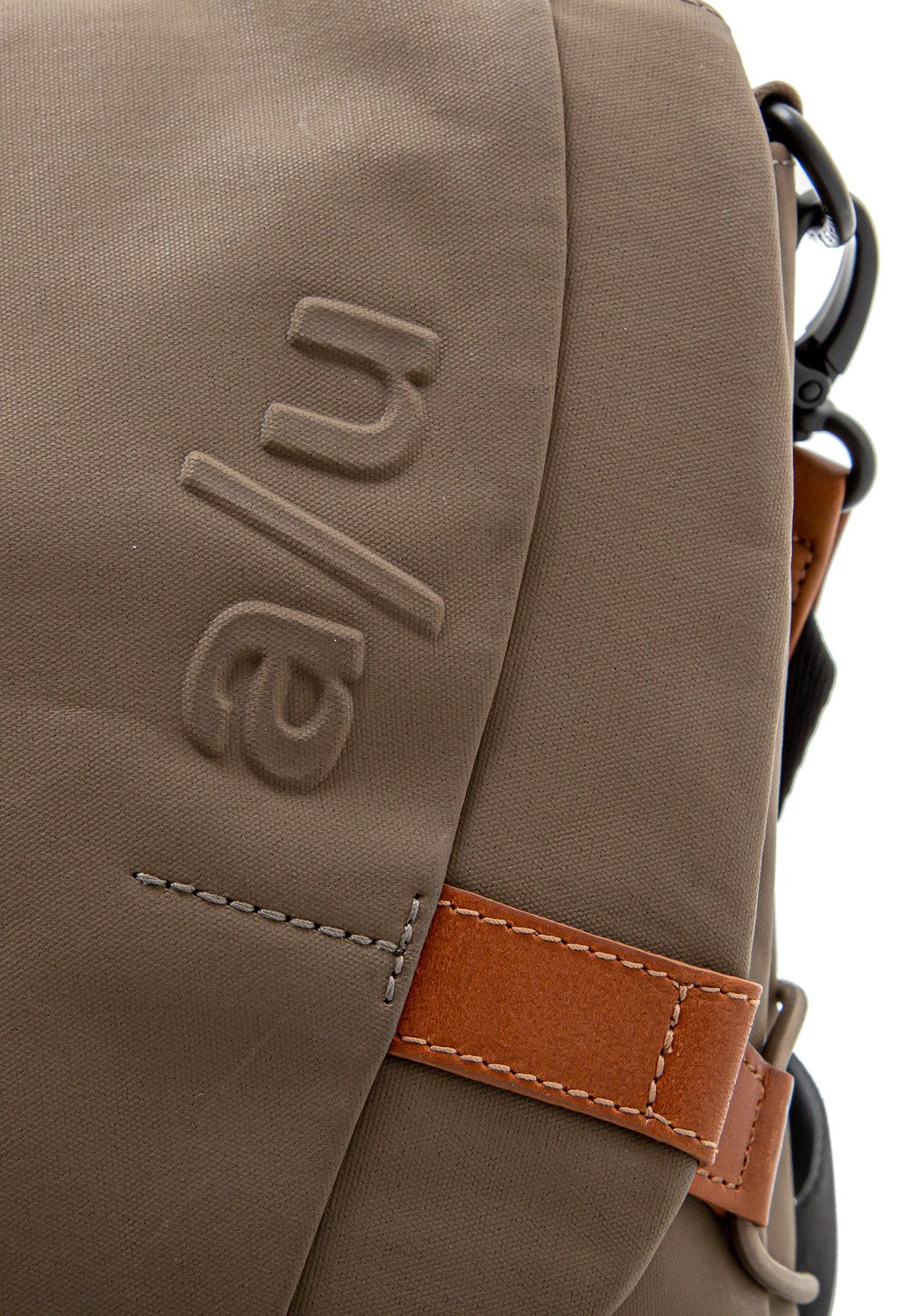 Sendai Umhängetasche walnut | Bildmaterial bereitgestellt von SHOES.PLEASE.