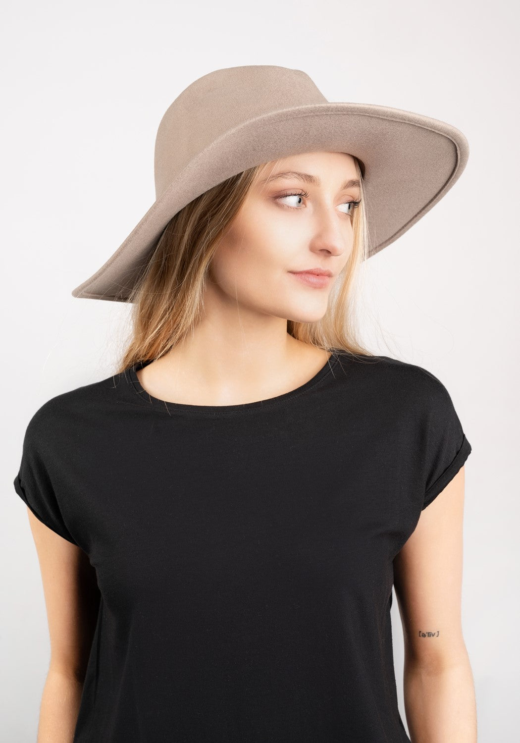 Field Proper Hat timberwolf beige | Bildmaterial bereitgestellt von SHOES.PLEASE.