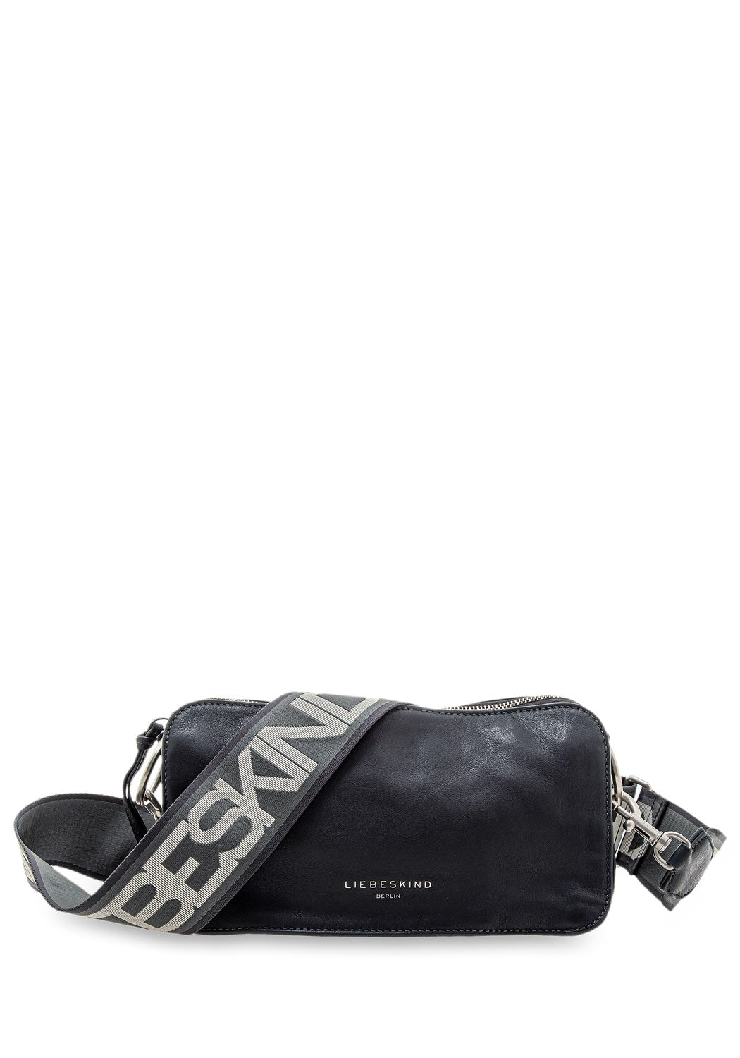 2133368 Crossbody nightlife | Bildmaterial bereitgestellt von SHOES.PLEASE.