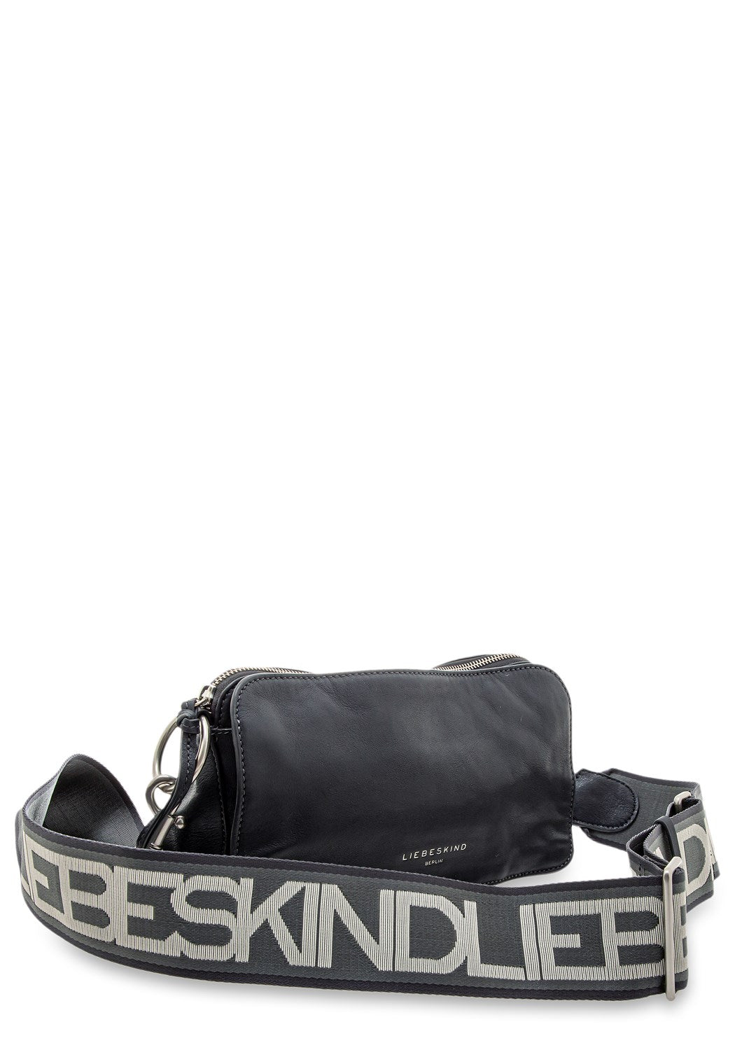 2133368 Crossbody nightlife | Bildmaterial bereitgestellt von SHOES.PLEASE.