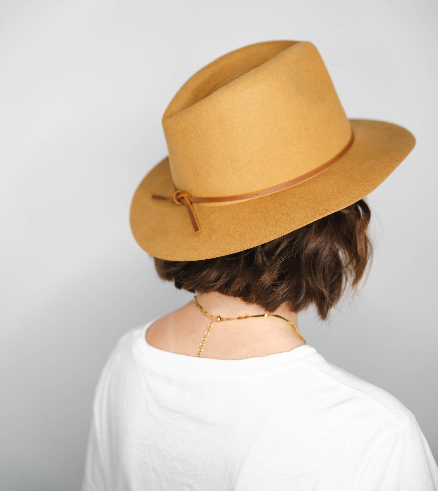 Wesley Packable Fedora golden brown braun | Bildmaterial bereitgestellt von SHOES.PLEASE.