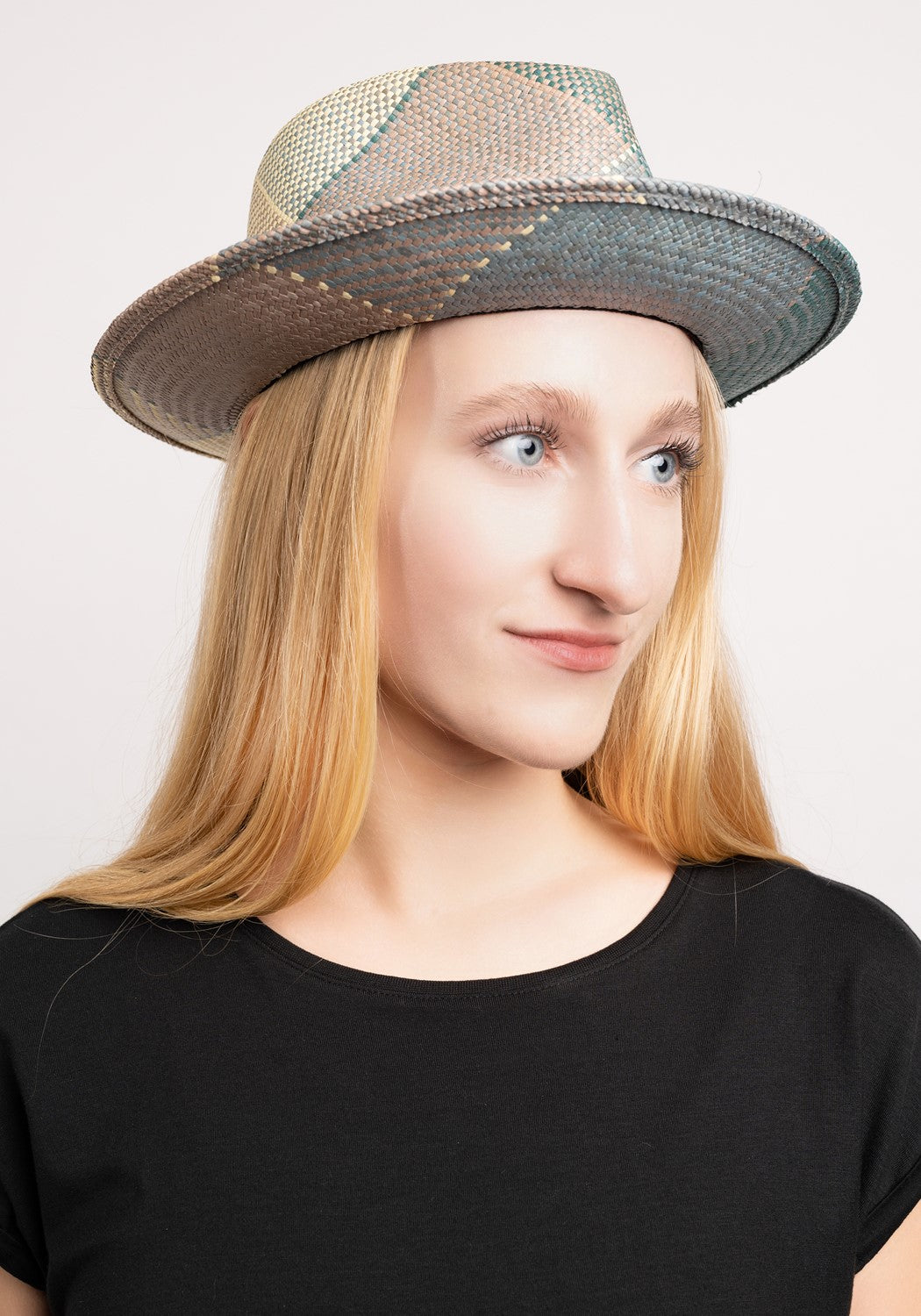 Giger Panama blue surf plaid | Bildmaterial bereitgestellt von SHOES.PLEASE.