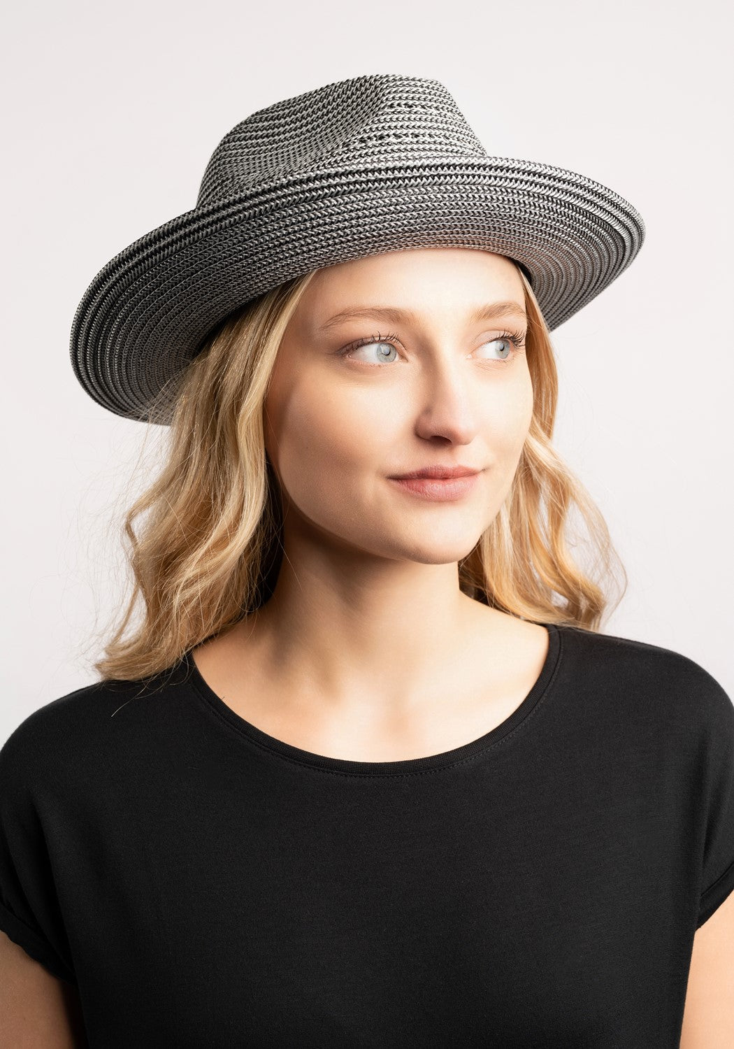 Eli Braid black | Bildmaterial bereitgestellt von SHOES.PLEASE.