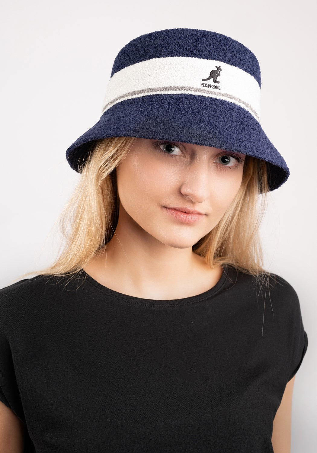 Bermuda Stripe Bucket navy | Bildmaterial bereitgestellt von SHOES.PLEASE.