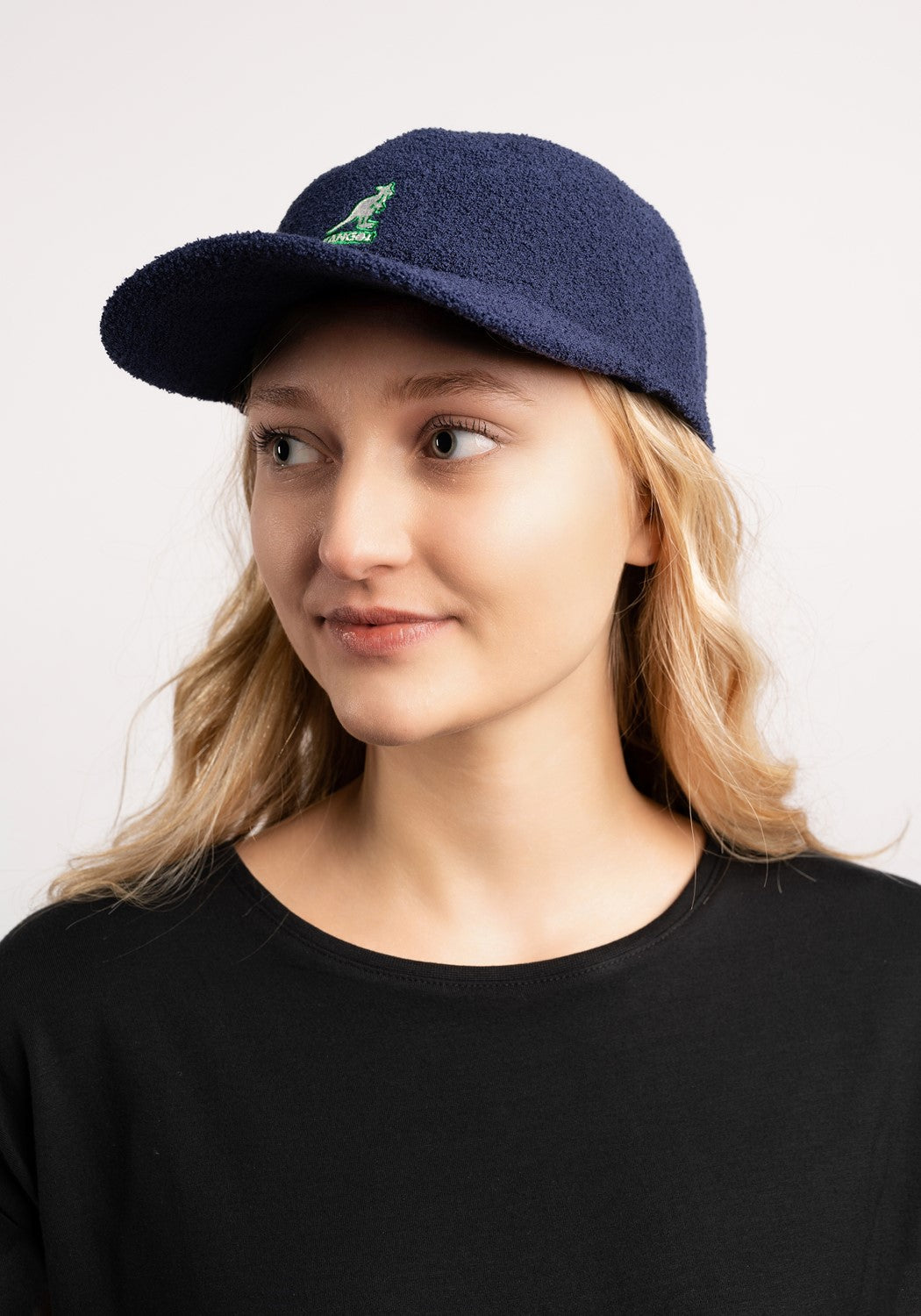 Bermuda Elastic Spacecap navy | Bildmaterial bereitgestellt von SHOES.PLEASE.