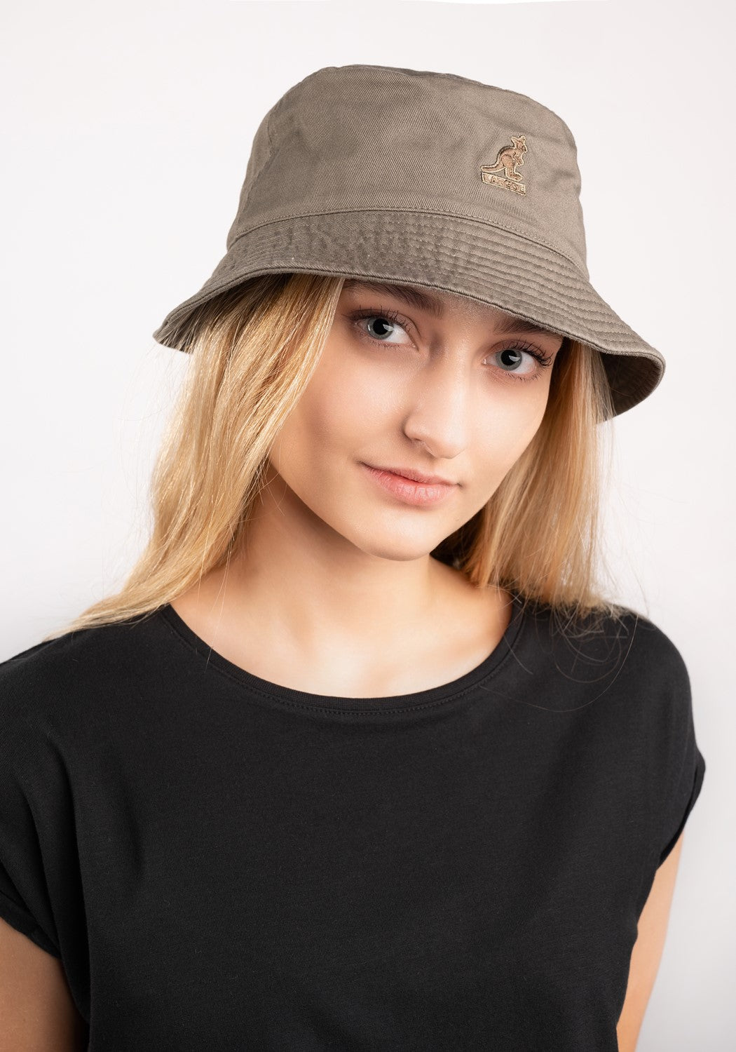 Washed Bucket smog | Bildmaterial bereitgestellt von SHOES.PLEASE.