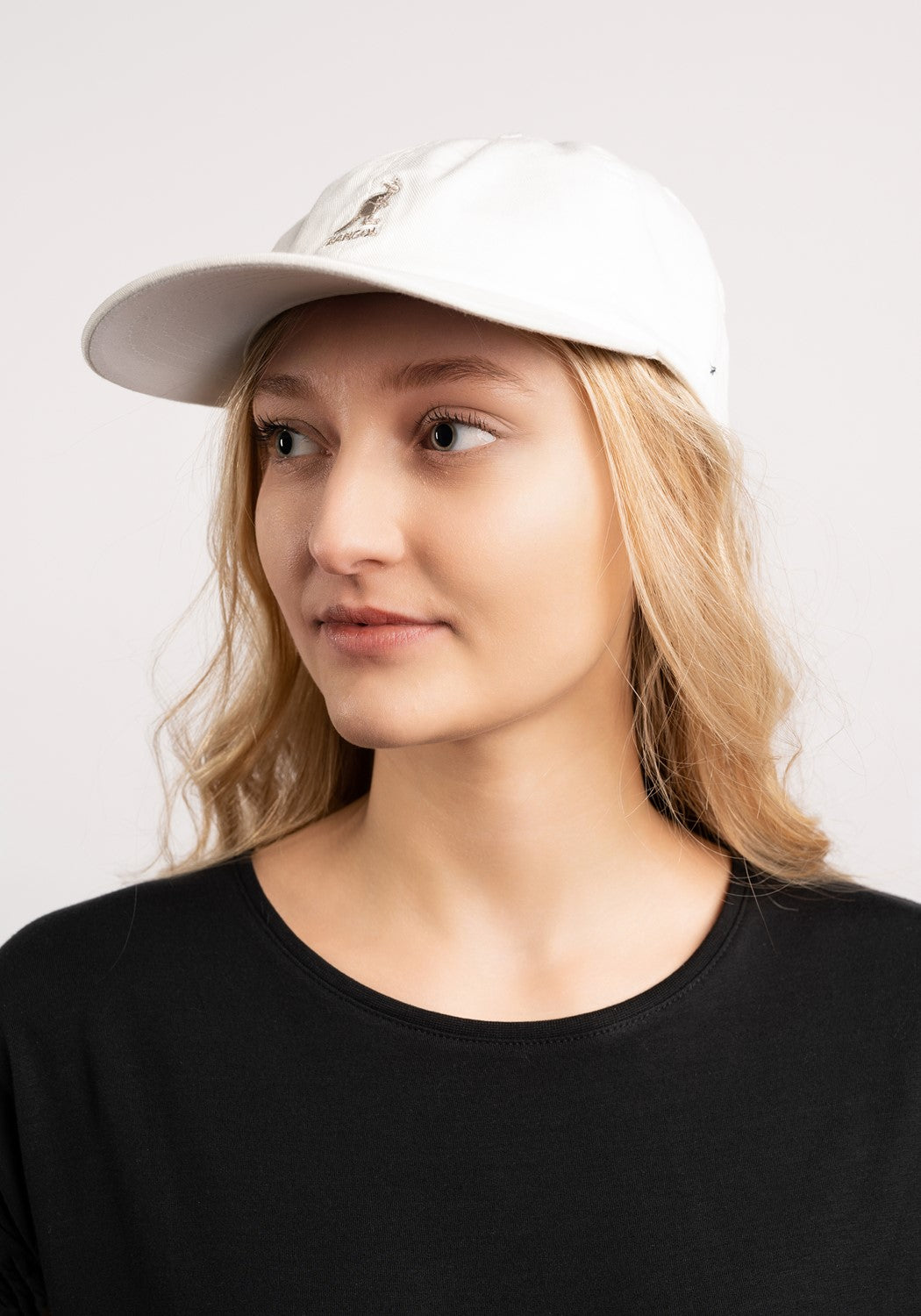 Washed Baseball white | Bildmaterial bereitgestellt von SHOES.PLEASE.