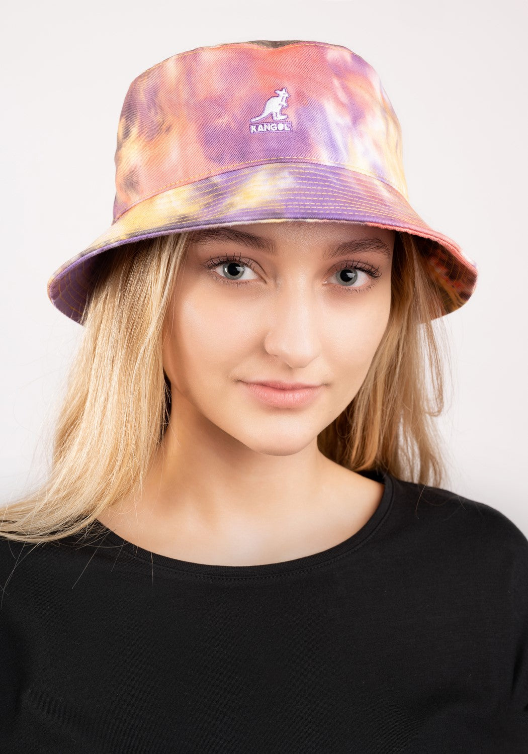 Tie Dye Bucket galaxy | Bildmaterial bereitgestellt von SHOES.PLEASE.