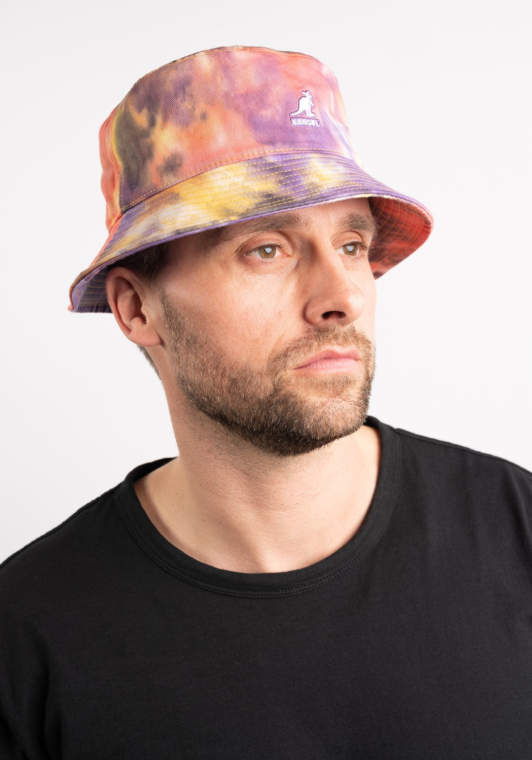 Tie Dye Bucket galaxy | Bildmaterial bereitgestellt von SHOES.PLEASE.