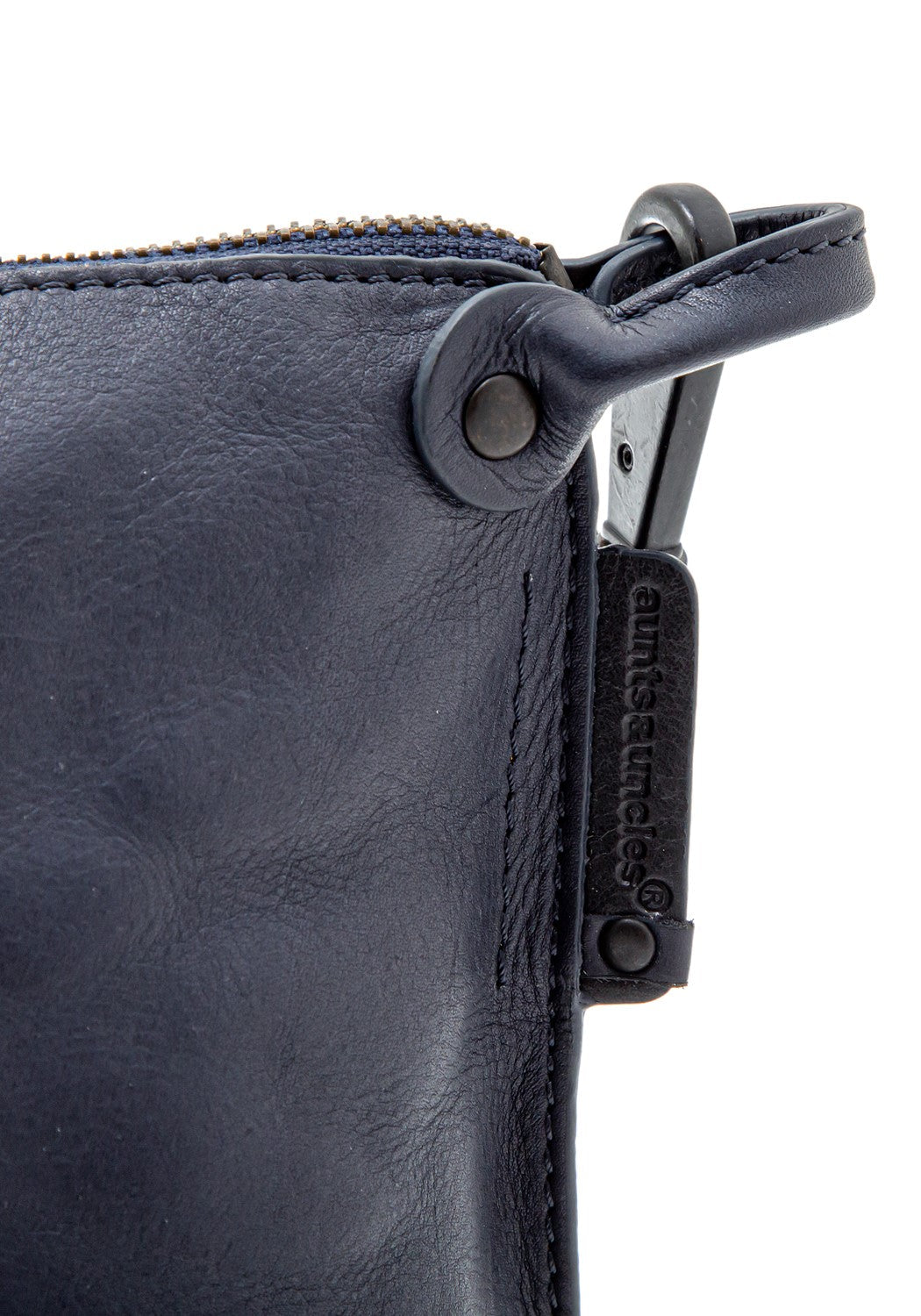 Mrs. Raisin Cookie Umhäng. midnight blue | Bildmaterial bereitgestellt von SHOES.PLEASE.