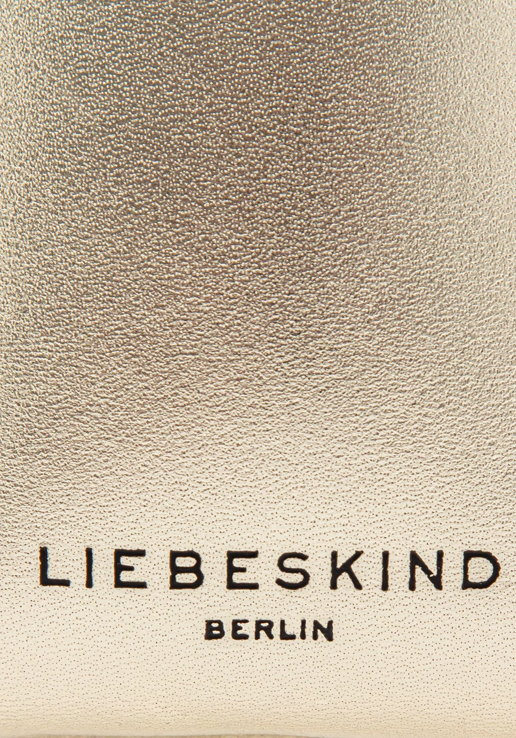 2124406 Neck Accessoires microquarz | Bildmaterial bereitgestellt von SHOES.PLEASE.