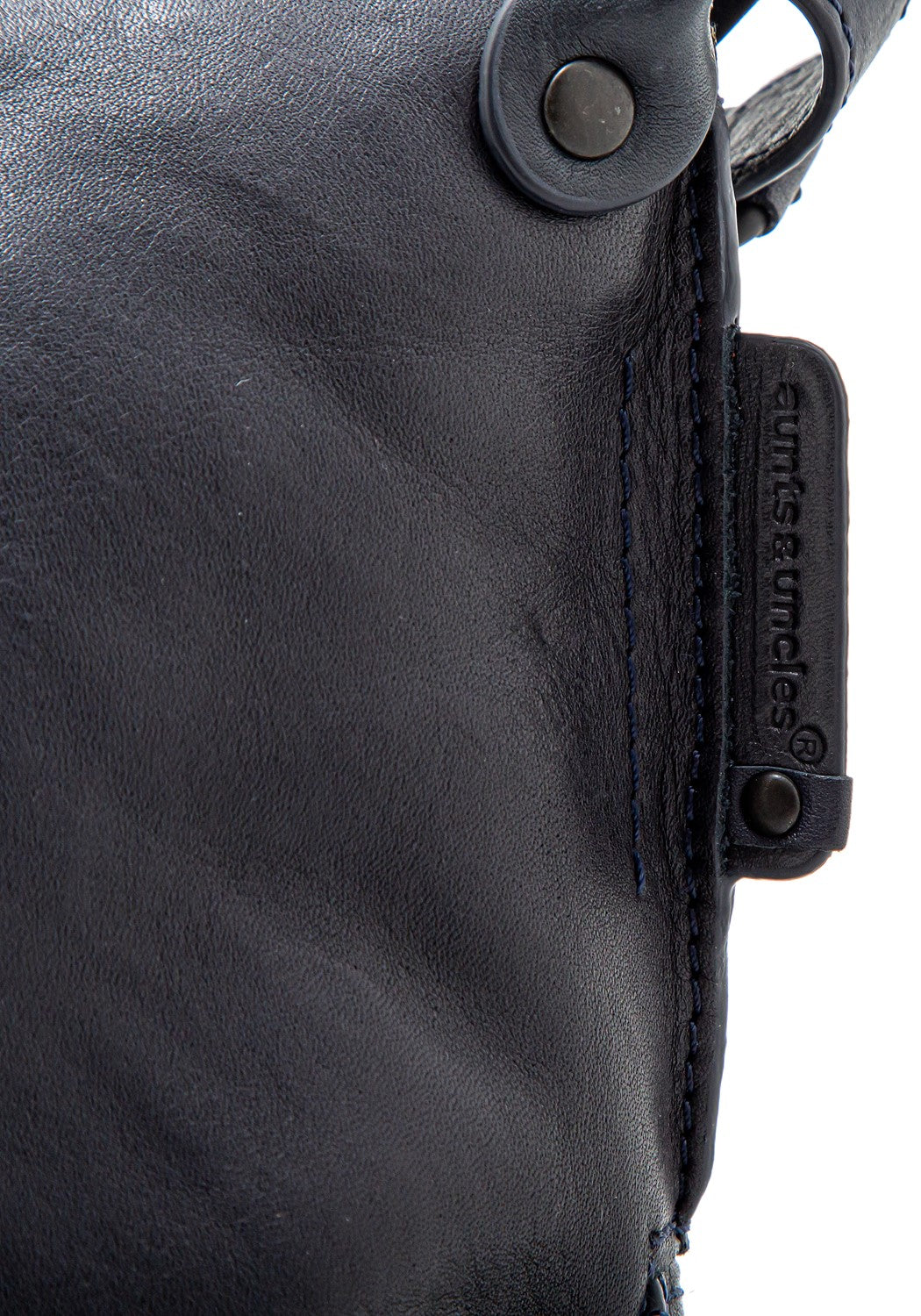 Mrs. Chocolate Cookie blue mood | Bildmaterial bereitgestellt von SHOES.PLEASE.