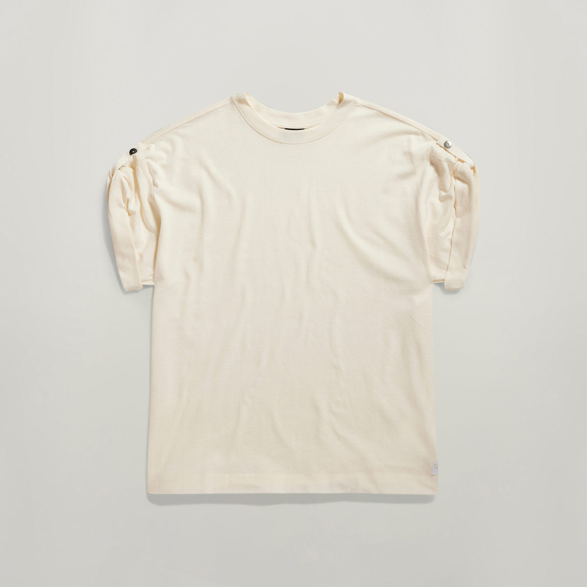 Adjustable sleeve loose r t Wmn beige | Bildmaterial bereitgestellt von SHOES.PLEASE.