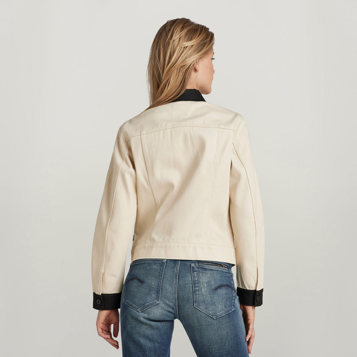 Arc 3D Jacket PM ecru | Bildmaterial bereitgestellt von SHOES.PLEASE.