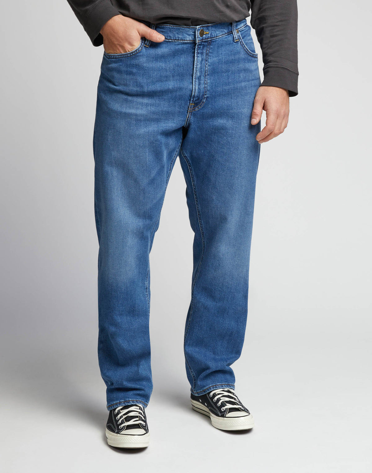 DAREN_ZIP_FLY DARK_FREEPORT medium denim | Bildmaterial bereitgestellt von SHOES.PLEASE.