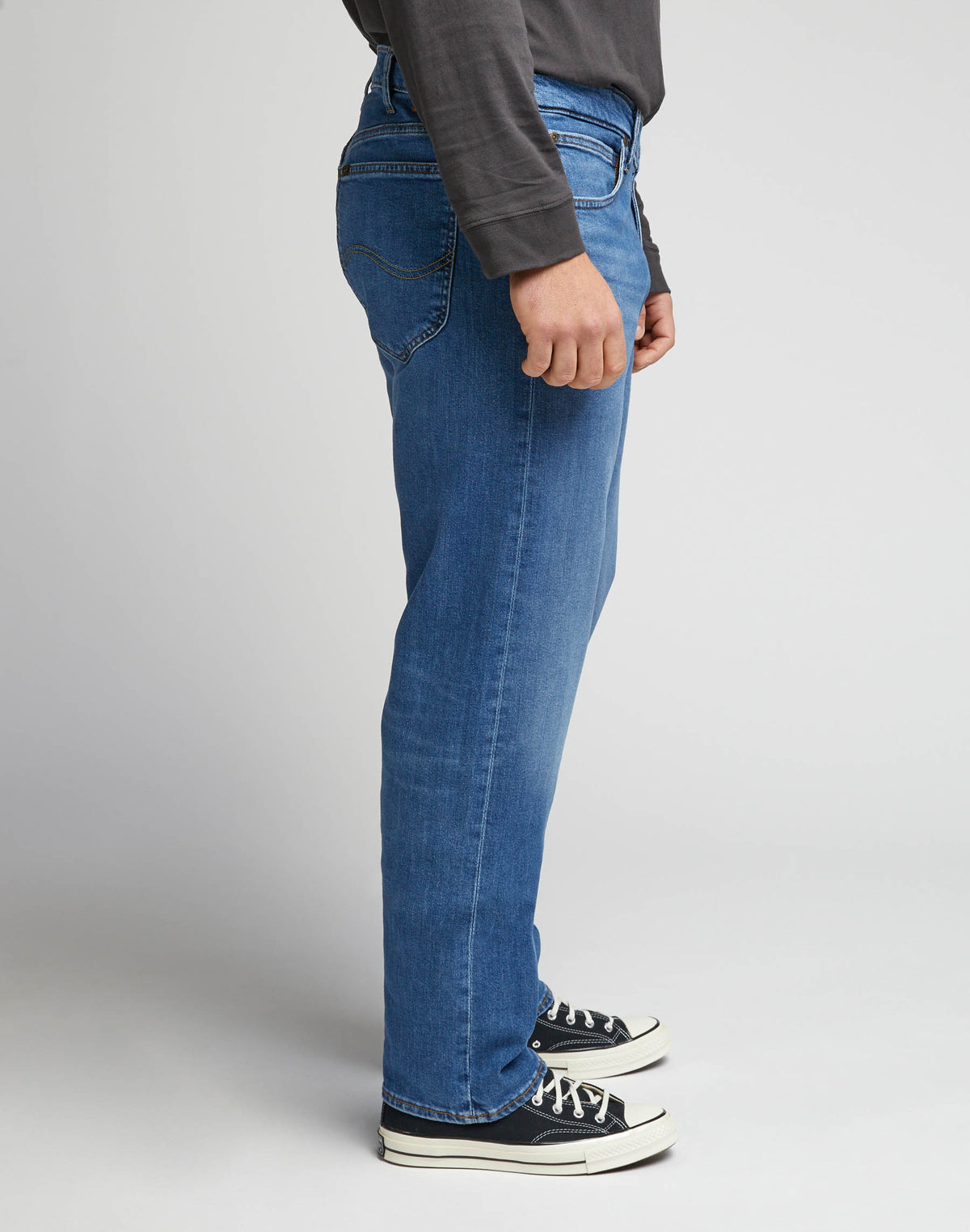 DAREN_ZIP_FLY DARK_FREEPORT medium denim | Bildmaterial bereitgestellt von SHOES.PLEASE.
